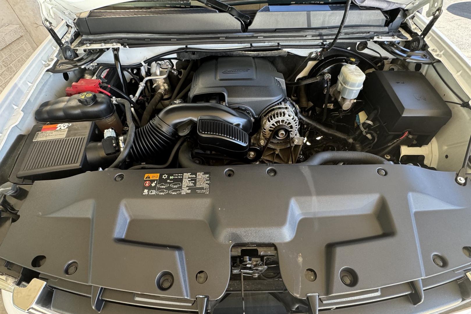 2011 Summit White /Black GMC Sierra 1500 Crew Cab SLE (3GTP2VE36BG) with an V8 5.3 Liter engine, Automatic transmission, located at 2304 W. Main St., Boise, ID, 83702, (208) 342-7777, 43.622105, -116.218658 - Seats Six! Very Clean! - Photo#10