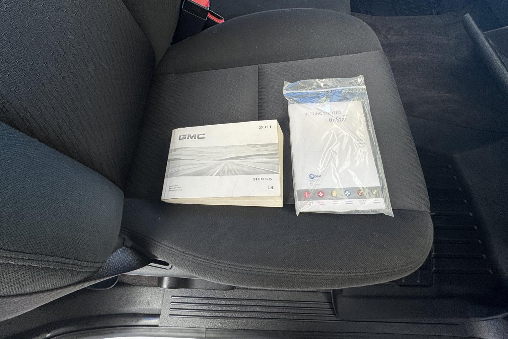 2011 Summit White /Black GMC Sierra 1500 Crew Cab SLE (3GTP2VE36BG) with an V8 5.3 Liter engine, Automatic transmission, located at 2304 W. Main St., Boise, ID, 83702, (208) 342-7777, 43.622105, -116.218658 - Seats Six! Very Clean! - Photo#14