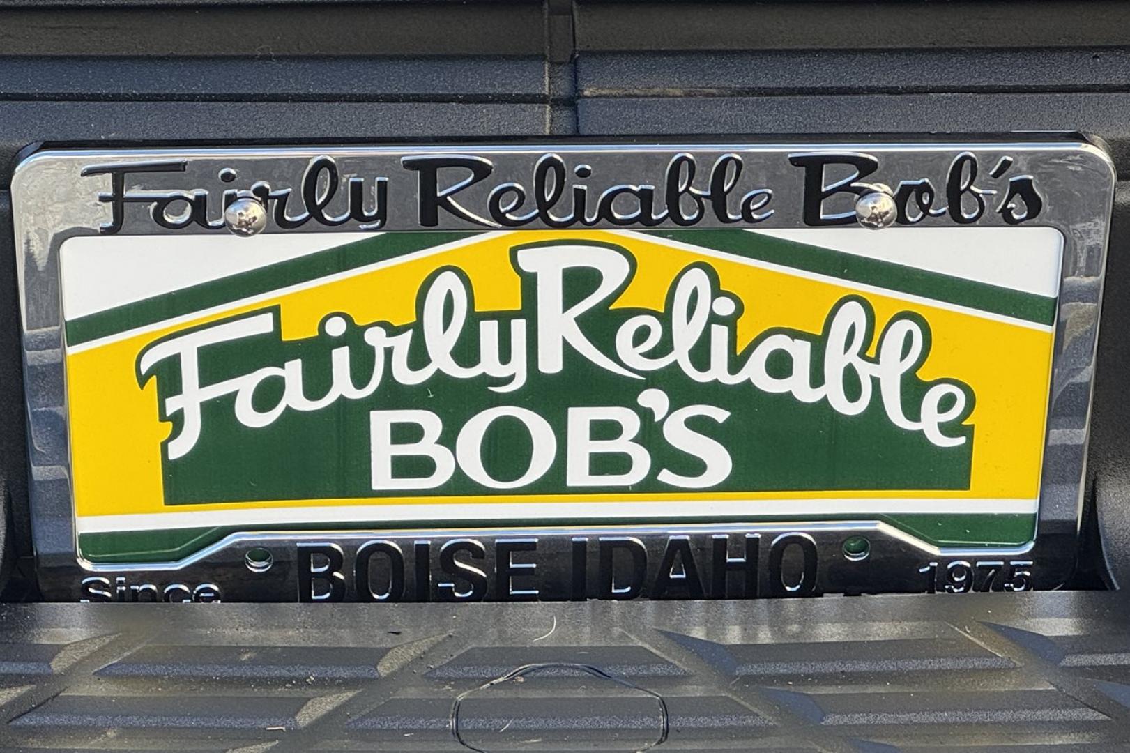 2011 Summit White /Black GMC Sierra 1500 Crew Cab SLE (3GTP2VE36BG) with an V8 5.3 Liter engine, Automatic transmission, located at 2304 W. Main St., Boise, ID, 83702, (208) 342-7777, 43.622105, -116.218658 - Seats Six! Very Clean! - Photo#16