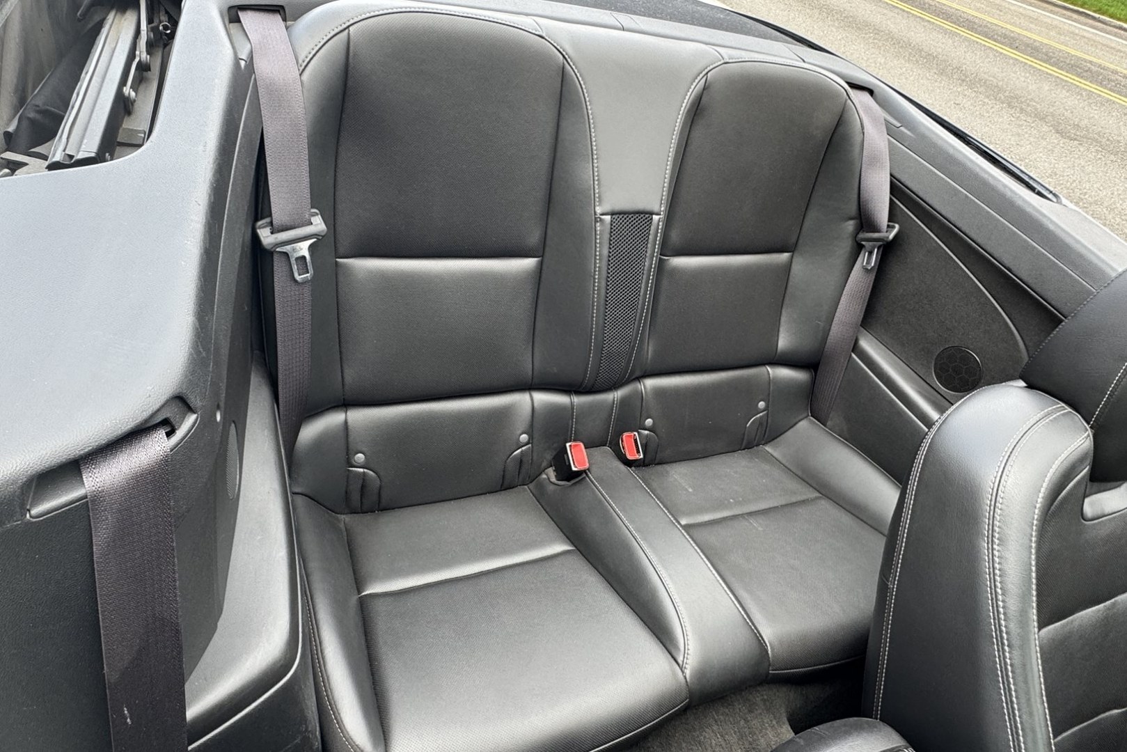 2013 Summit White /Black Chevrolet Camaro 2SS (2G1FK3DJ3D9) with an V8 6.2 Liter engine, Automatic 6 Speed transmission, located at 2304 W. Main St., Boise, ID, 83702, (208) 342-7777, 43.622105, -116.218658 - Gorgeous 2013 Chevrolet Camaro 2SS Convertible! - Photo#13