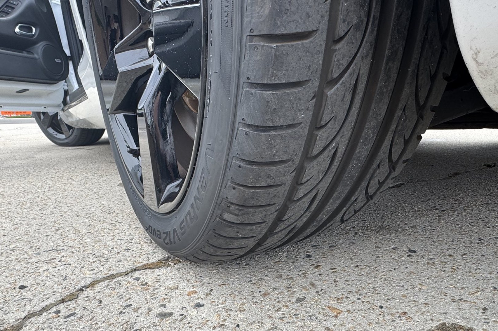 2013 Summit White /Black Chevrolet Camaro 2SS (2G1FK3DJ3D9) with an V8 6.2 Liter engine, Automatic 6 Speed transmission, located at 2304 W. Main St., Boise, ID, 83702, (208) 342-7777, 43.622105, -116.218658 - Gorgeous 2013 Chevrolet Camaro 2SS Convertible! - Photo#15