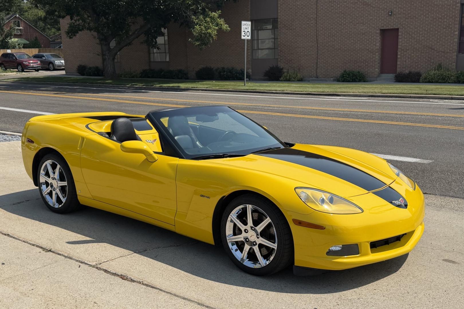 2009 Velocity Yellow /Ebony Chevrolet Corvette 2LT ZHZ (1G1YY36W595) with an LS3 engine, Automatic transmission, located at 2304 W. Main St., Boise, ID, 83702, (208) 342-7777, 43.622105, -116.218658 - GM only made 350 of these animals! Limited Edition Supercar from GM.- Photo#2