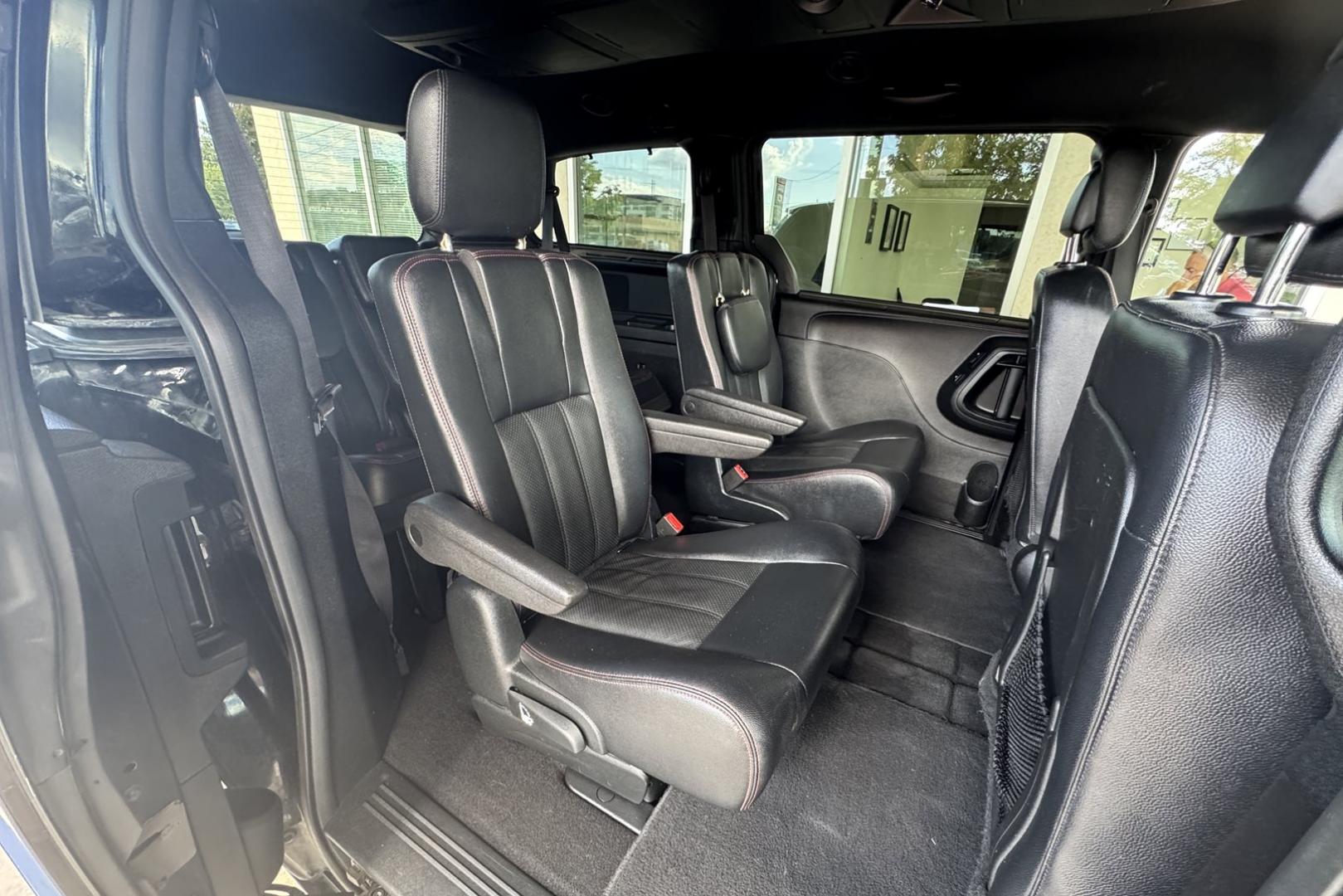 2017 Black /Black Dodge Grand Caravan GT (2C4RDGEG4HR) with an V6 3.6 Liter engine, Automatic transmission, located at 2304 W. Main St., Boise, ID, 83702, (208) 342-7777, 43.622105, -116.218658 - 4 Captains Chairs! Back Up Camera! Bring The Family! - Photo#19