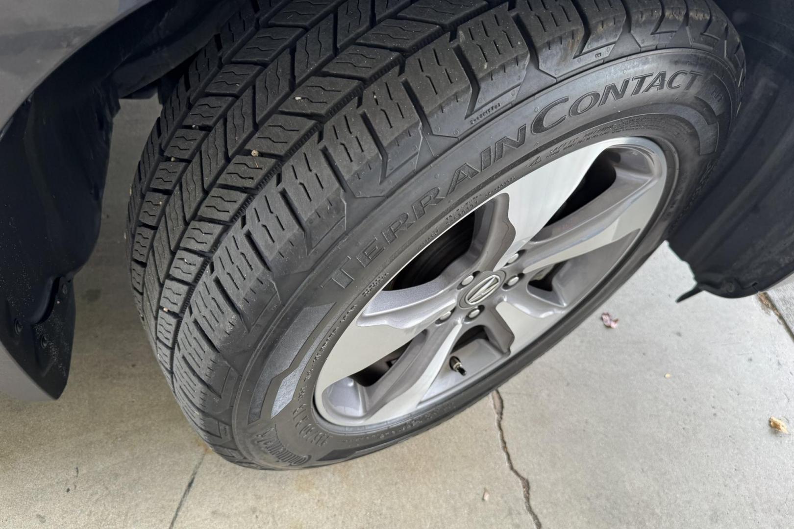 2015 Graphite Luster Metallic /Graystone Acura MDX SH-AWD (5FRYD4H29FB) with an V6 3.5 Liter engine, Automatic 6 Speed transmission, located at 2304 W. Main St., Boise, ID, 83702, (208) 342-7777, 43.622105, -116.218658 - 3rd Row Seating! Comfortable Ride! - Photo#18
