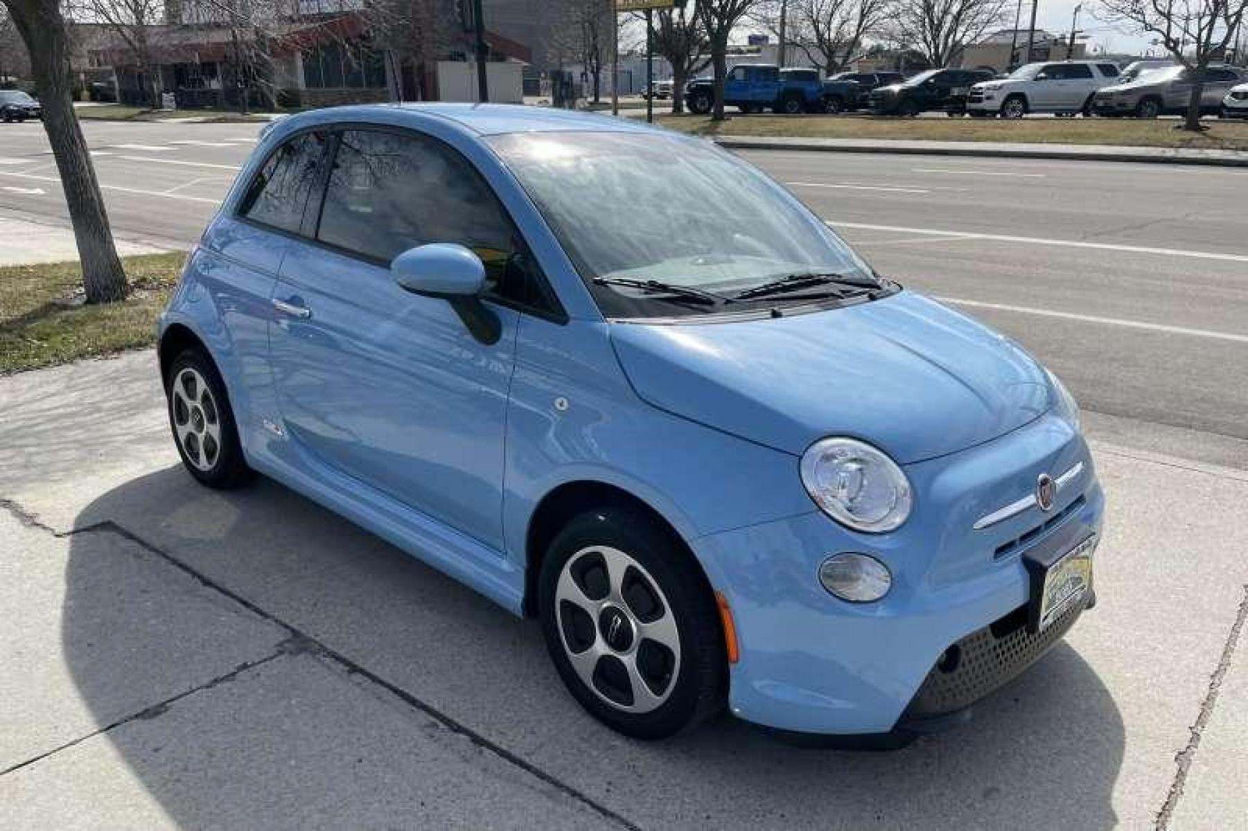 2015 Luce Blu /Black Fiat 500e (3C3CFFGE7FT) with an EV engine, Automatic transmission, located at 2304 W. Main St., Boise, ID, 83702, (208) 342-7777, 43.622105, -116.218658 - Ready to Go! Local Boise Dealership! - Photo #2