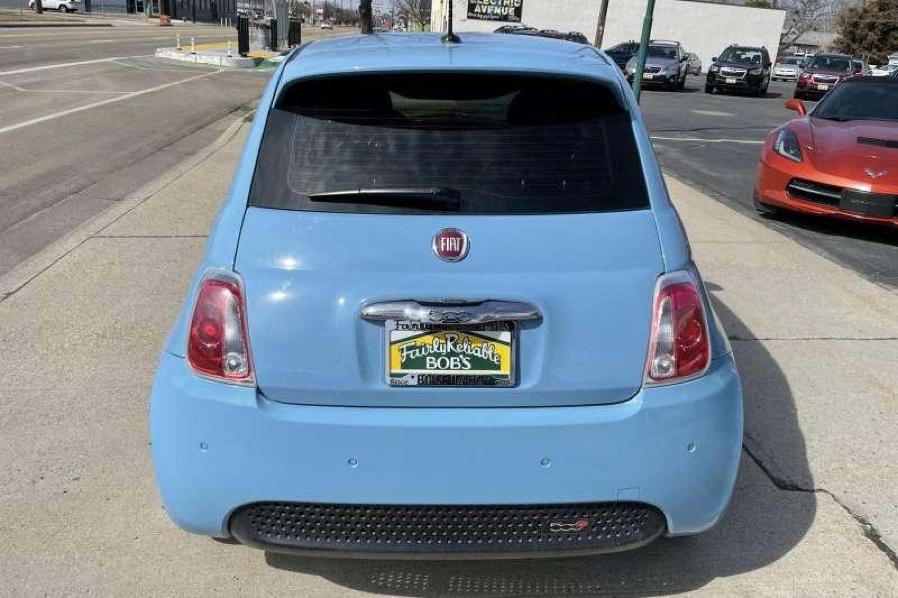 2015 Luce Blu /Black Fiat 500e (3C3CFFGE7FT) with an EV engine, Automatic transmission, located at 2304 W. Main St., Boise, ID, 83702, (208) 342-7777, 43.622105, -116.218658 - Ready to Go! Local Boise Dealership! - Photo #3