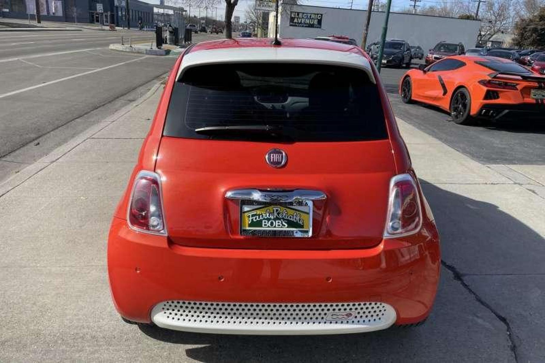 2015 Electric Orange Tri-Coat Pearlcoat /Black Fiat 500e (3C3CFFGE4FT) with an EV engine, Automatic transmission, located at 2304 W. Main St., Boise, ID, 83702, (208) 342-7777, 43.622105, -116.218658 - Financing Available O.A.C. - Photo #3