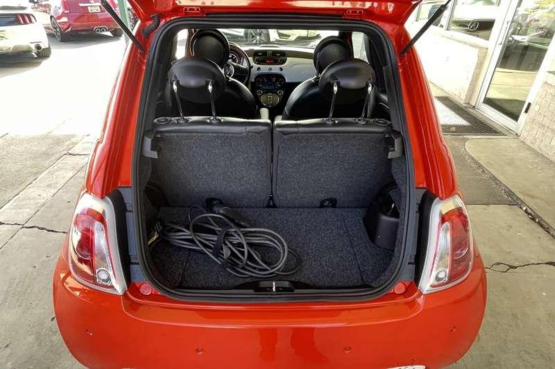 2015 Electric Orange Tri-Coat Pearlcoat /Black Fiat 500e (3C3CFFGE4FT) with an EV engine, Automatic transmission, located at 2304 W. Main St., Boise, ID, 83702, (208) 342-7777, 43.622105, -116.218658 - Financing Available O.A.C. - Photo #7