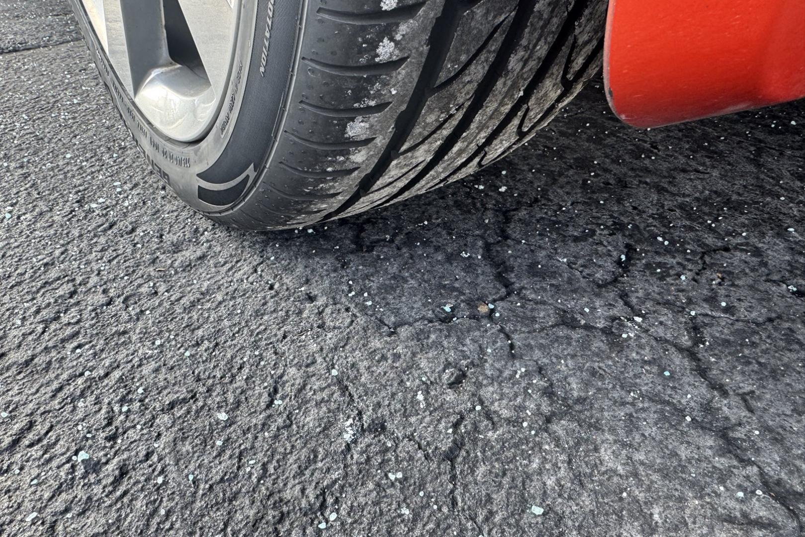 2010 Inferno Orange Metallic /Black/Orange Chevrolet Camaro 2SS RS (2G1FT1EW4A9) with an V8 6.2 Liter engine, 6 Speed transmission, located at 2304 W. Main St., Boise, ID, 83702, (208) 342-7777, 43.622105, -116.218658 - New Tires! Ready To Go! - Photo#14