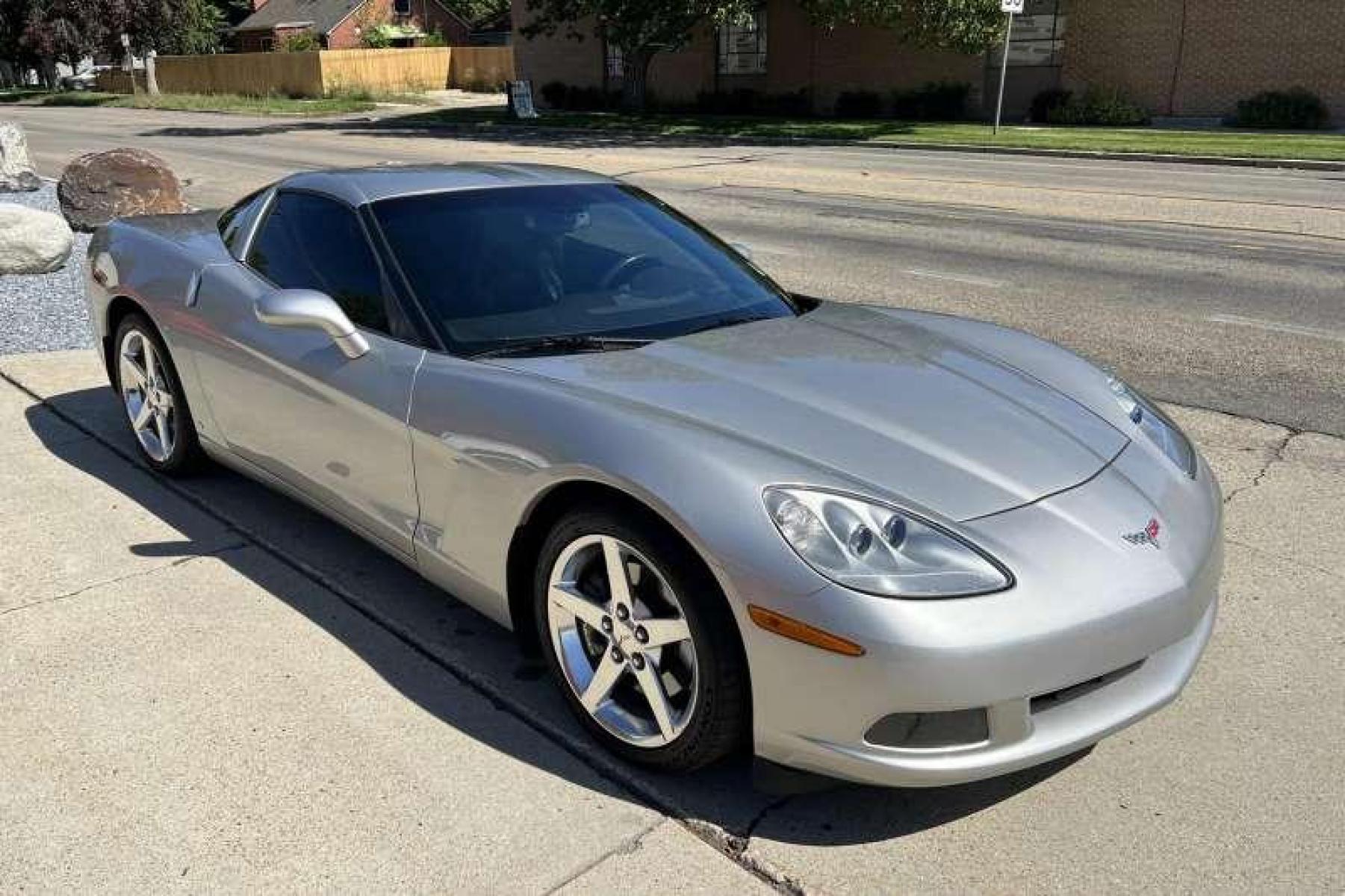 2006 Machine Silver /Black Chevrolet Corvette Coupe 3LT (1G1YY26U165) with an V8 6.0 Liter engine, Automatic transmission, located at 2304 W. Main St., Boise, ID, 83702, (208) 342-7777, 43.622105, -116.218658 - Financing Available O.A.C. - Photo #2