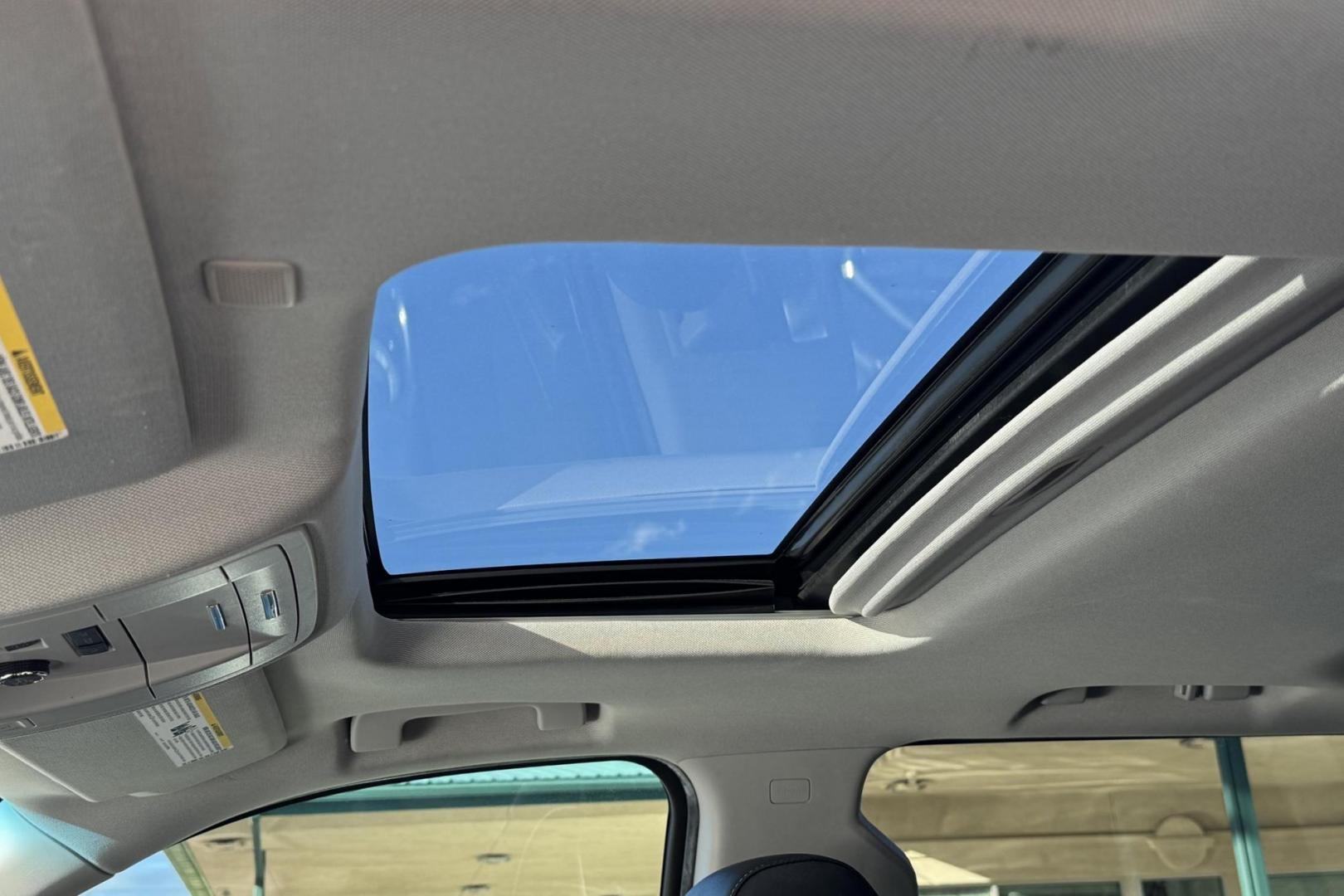 2019 Summit White /Black Chevrolet Tahoe LT (1GNSKBKC2KR) with an V8 5.3 Liter engine, Automatic 6 Speed transmission, located at 2304 W. Main St., Boise, ID, 83702, (208) 342-7777, 43.622105, -116.218658 - Third row seating! Clean SUV! - Photo#5