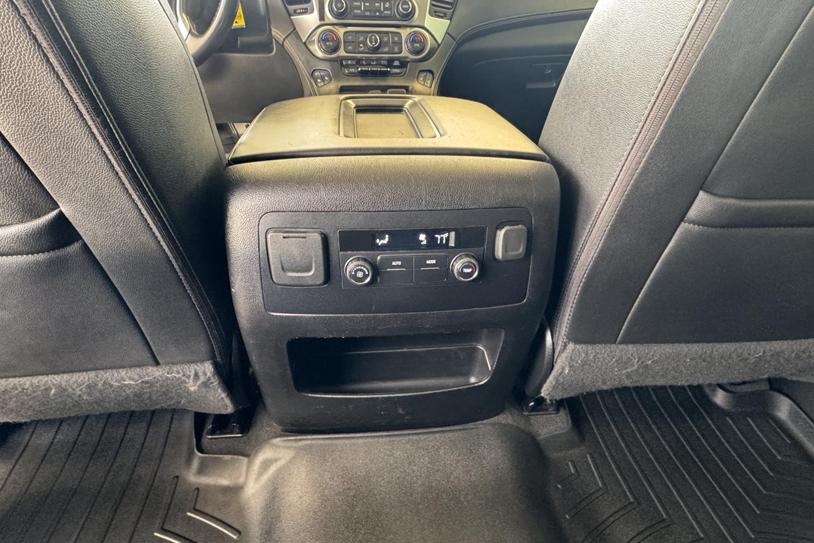 2019 Summit White /Black Chevrolet Tahoe LT (1GNSKBKC2KR) with an V8 5.3 Liter engine, Automatic 6 Speed transmission, located at 2304 W. Main St., Boise, ID, 83702, (208) 342-7777, 43.622105, -116.218658 - Third row seating! Clean SUV! - Photo#17