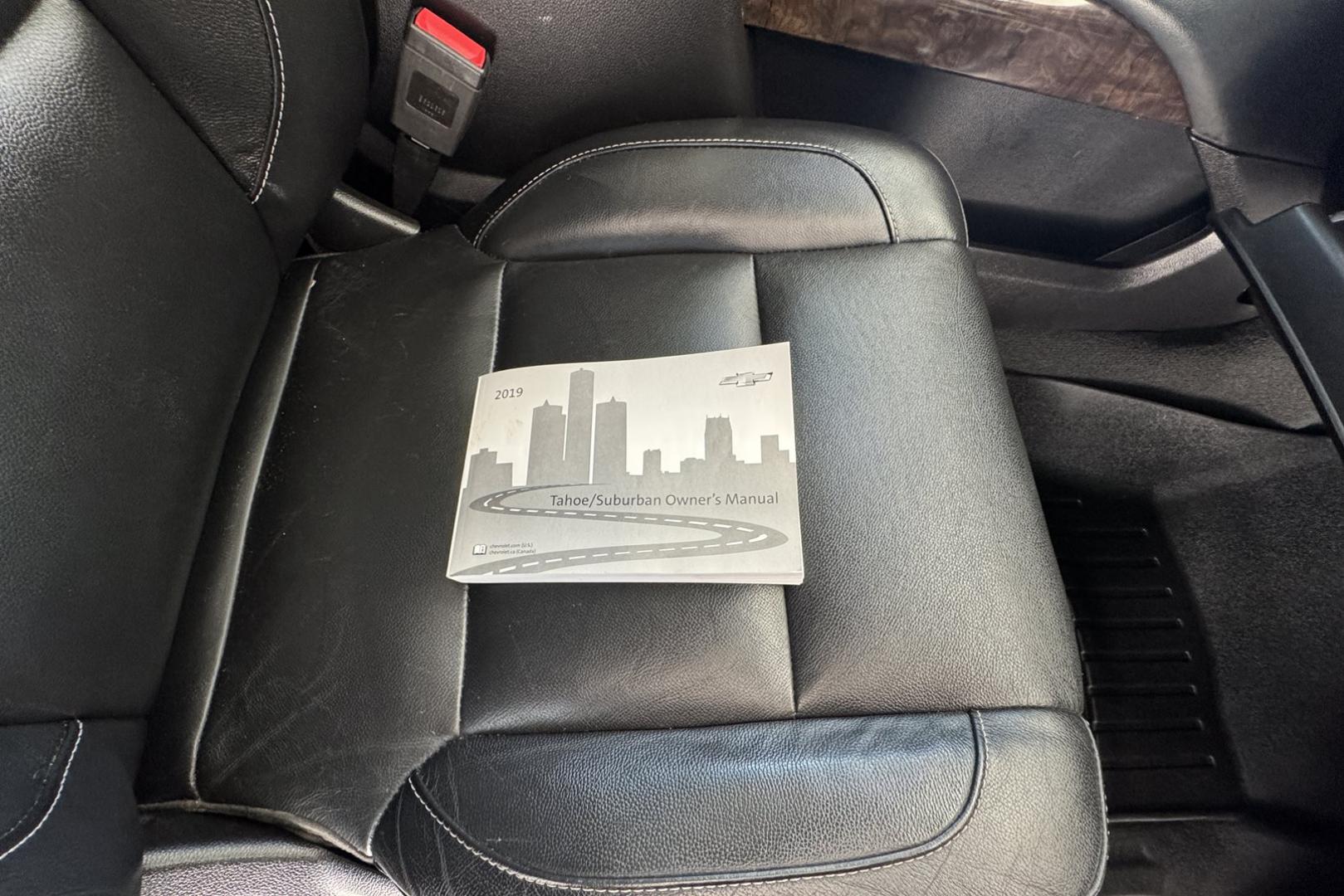 2019 Summit White /Black Chevrolet Tahoe LT (1GNSKBKC2KR) with an V8 5.3 Liter engine, Automatic 6 Speed transmission, located at 2304 W. Main St., Boise, ID, 83702, (208) 342-7777, 43.622105, -116.218658 - Third row seating! Clean SUV! - Photo#19