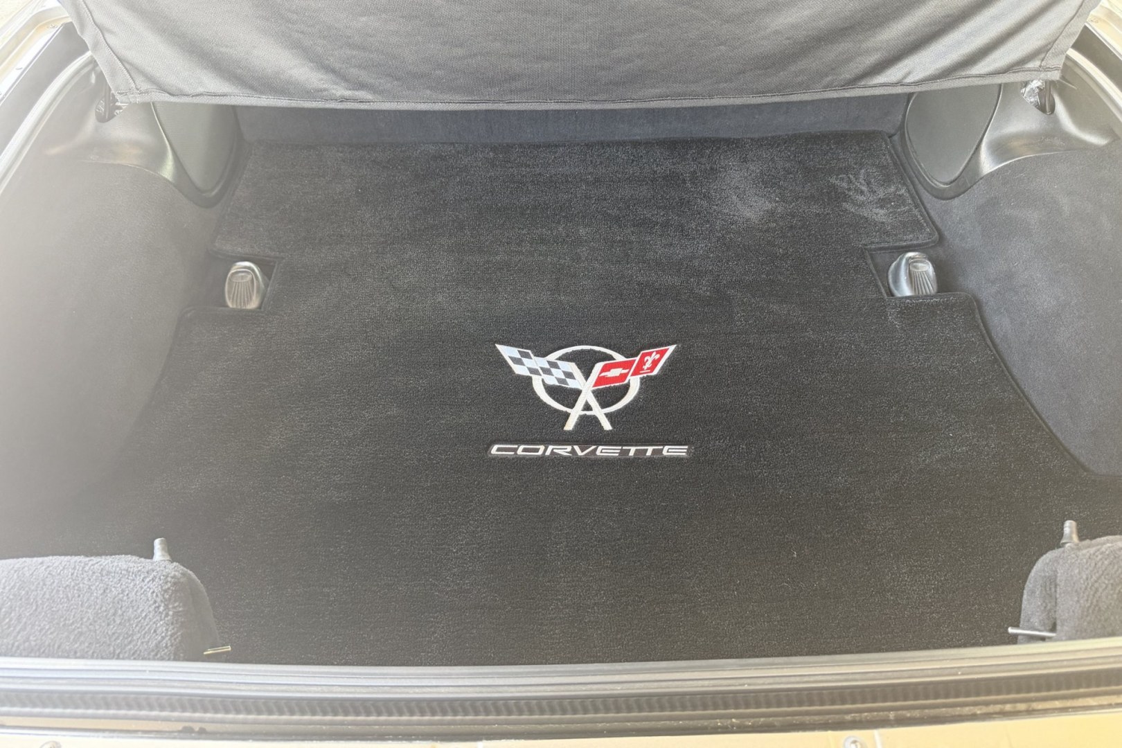 2001 Pewter Metallic /Black Chevrolet Corvette Coupe (1G1YY22G115) with an V8 5.7 Liter engine, Automatic transmission, located at 2304 W. Main St., Boise, ID, 83702, (208) 342-7777, 43.622105, -116.218658 - Great Example Of A Clean C5 Corvette!- Photo#19