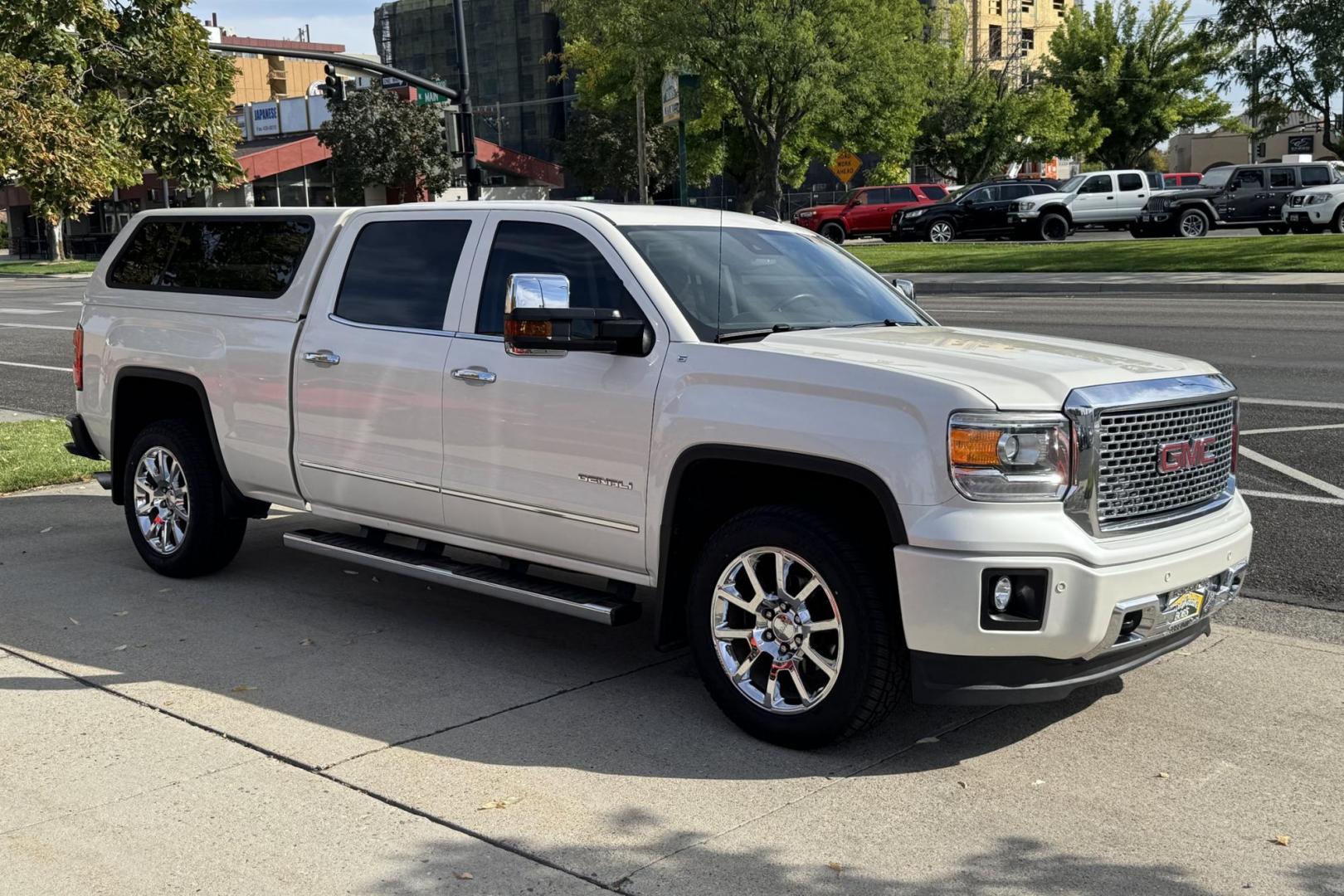 2014 White Diamond /Tan GMC Sierra Denali (3GTU2WEJ8EG) with an V8 6.2 Liter engine, Automatic 6 Speed transmission, located at 2304 W. Main St., Boise, ID, 83702, (208) 342-7777, 43.622105, -116.218658 - Stunning Truck! New Tires Too! - Photo#2