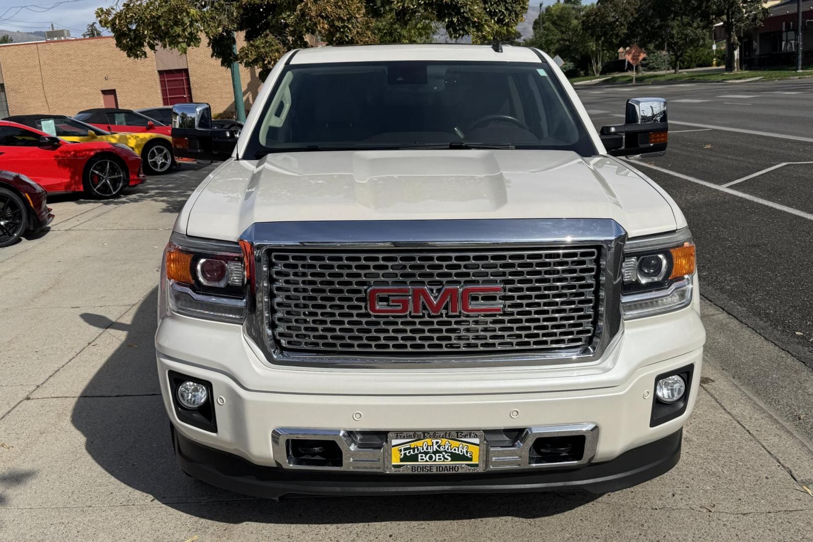 2014 White Diamond /Tan GMC Sierra Denali (3GTU2WEJ8EG) with an V8 6.2 Liter engine, Automatic 6 Speed transmission, located at 2304 W. Main St., Boise, ID, 83702, (208) 342-7777, 43.622105, -116.218658 - Stunning Truck! New Tires Too! - Photo#3