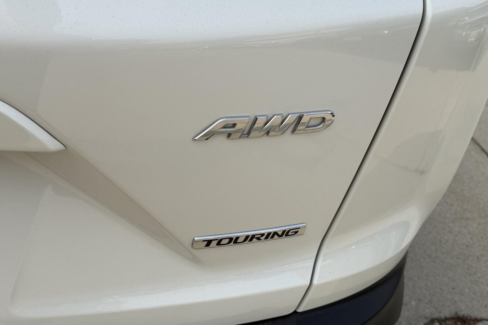 2018 White Diamond Pearl /Tan Honda CR-V Touring (2HKRW2H93JH) with an 4 Cyl 1.5 liter Turbo-Charged engine, Automatic transmission, located at 2304 W. Main St., Boise, ID, 83702, (208) 342-7777, 43.622105, -116.218658 - Highly Optioned And Clean!- Photo#4