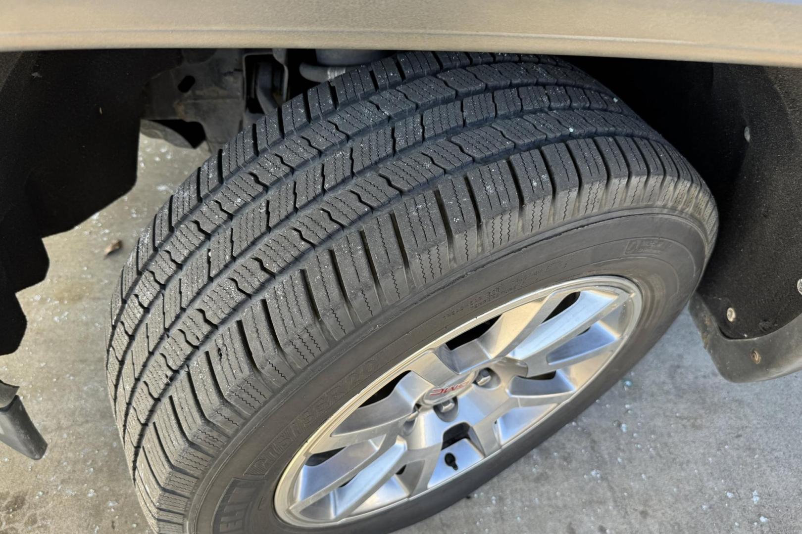 2014 Sonoma Red Metallic /Black GMC Sierra 1500 Crew Cab SLE (3GTU2UECXEG) with an V8 5.3 liter engine, Automatic transmission, located at 2304 W. Main St., Boise, ID, 83702, (208) 342-7777, 43.622105, -116.218658 - Financing Available! O.A.C. - Photo#15