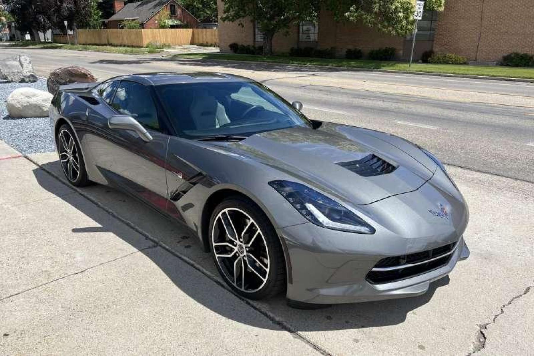 2016 Shark Gray /Black Chevrolet Corvette Stingray 2LT Z51 Coupe (1G1YK2D79G5) with an V8 6.2 Liter engine, Automatic transmission, located at 2304 W. Main St., Boise, ID, 83702, (208) 342-7777, 43.622105, -116.218658 - Photo #2