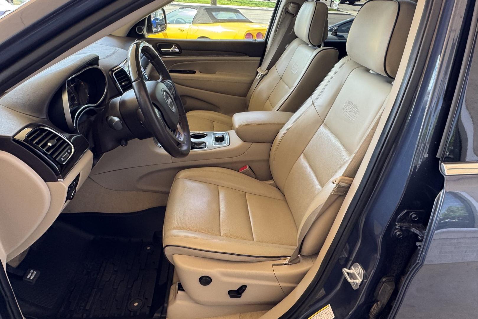 2020 Steel Blue /Tan Jeep Grand Cherokee Overland (1C4RJFCG4LC) with an V6 3.6 Liter engine, Automatic 8 Speed transmission, located at 2304 W. Main St., Boise, ID, 83702, (208) 342-7777, 43.622105, -116.218658 - Navigation and Sunroof! Highly Optioned Grand Cherokee! - Photo#13
