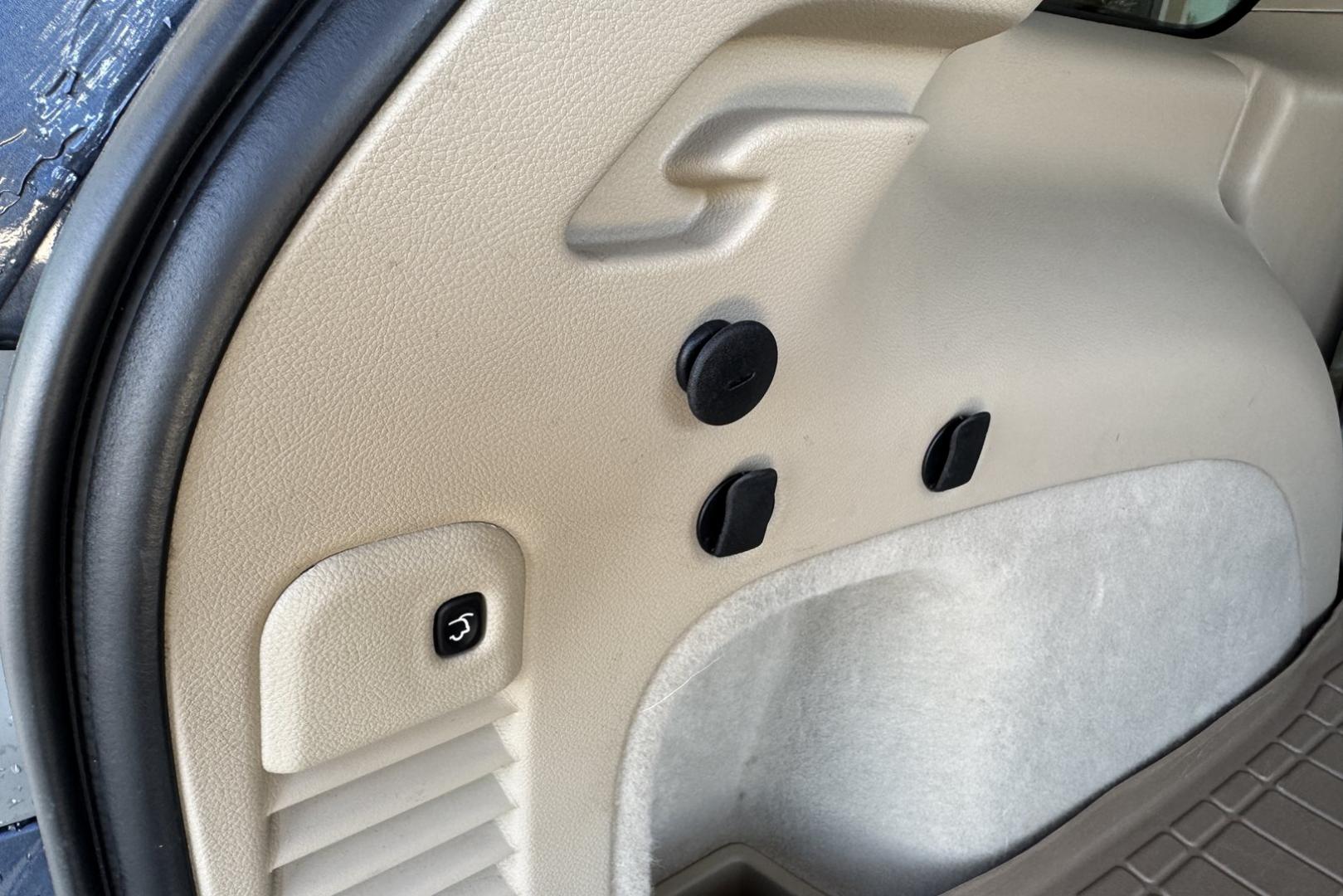 2020 Steel Blue /Tan Jeep Grand Cherokee Overland (1C4RJFCG4LC) with an V6 3.6 Liter engine, Automatic 8 Speed transmission, located at 2304 W. Main St., Boise, ID, 83702, (208) 342-7777, 43.622105, -116.218658 - Navigation and Sunroof! Highly Optioned Grand Cherokee! - Photo#22