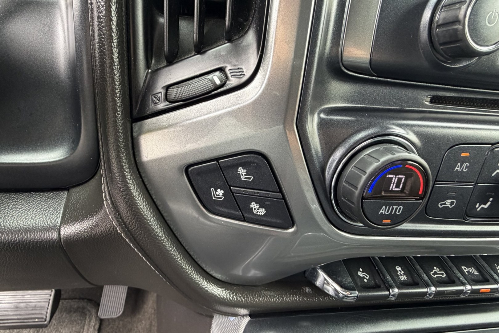 2017 Red Hot /Black Chevrolet Silverado 1500 LTZ Z71 (3GCUKSEJ3HG) with an V8 6.2 Liter engine, Automatic 6 Speed transmission, located at 2304 W. Main St., Boise, ID, 83702, (208) 342-7777, 43.622105, -116.218658 - Sharp Truck! New Tires! Factory Rear Entertainment!- Photo#15
