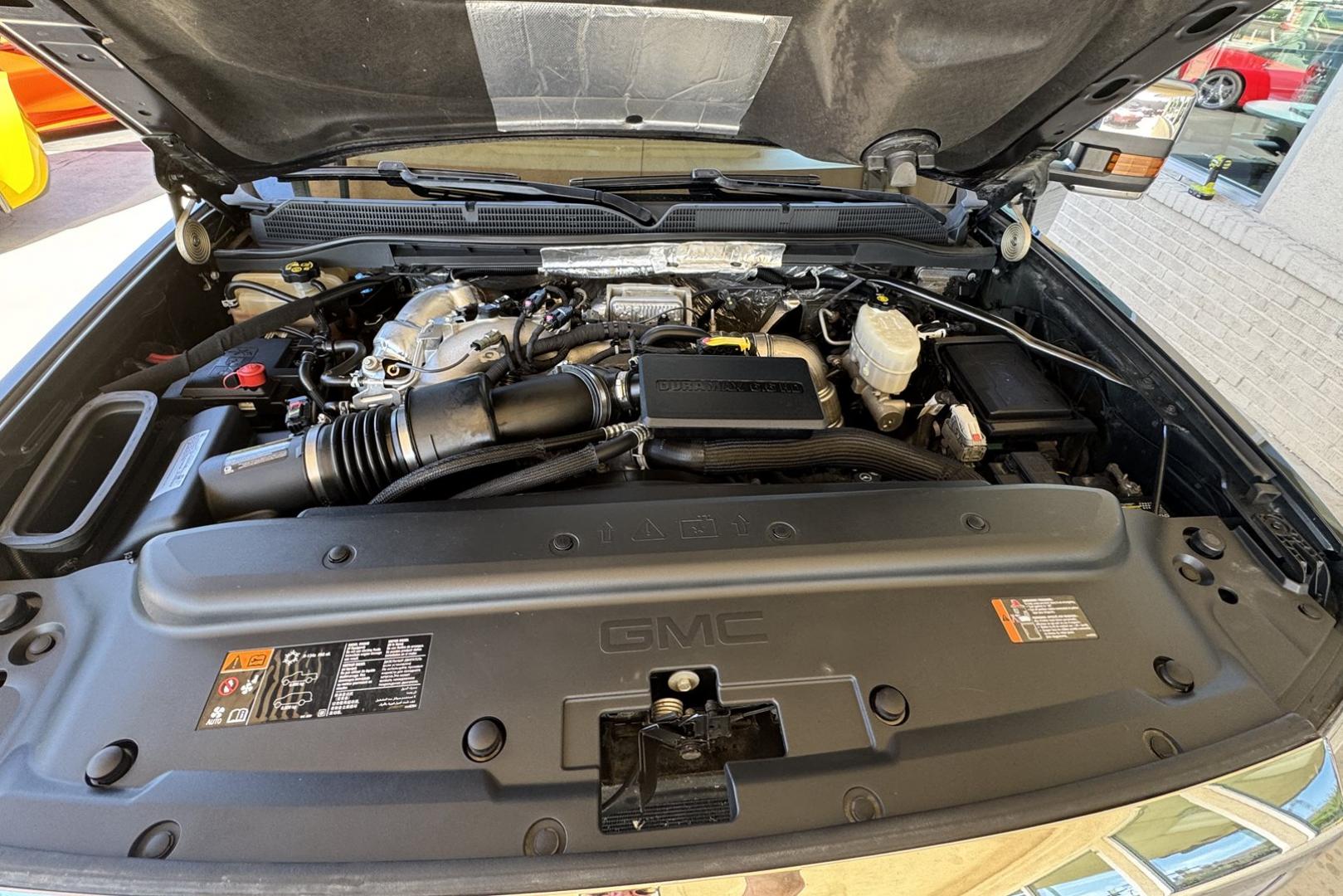 2018 Dark Slate Metallic /Black GMC Sierra 2500HD SLT (1GT12TEY5JF) with an V8 6.6 Liter Turbo Diesel engine, Automatic 6 Speed With Overdrive Allison transmission, located at 2304 W. Main St., Boise, ID, 83702, (208) 342-7777, 43.622105, -116.218658 - Low miles! Sharp Truck! - Photo#15