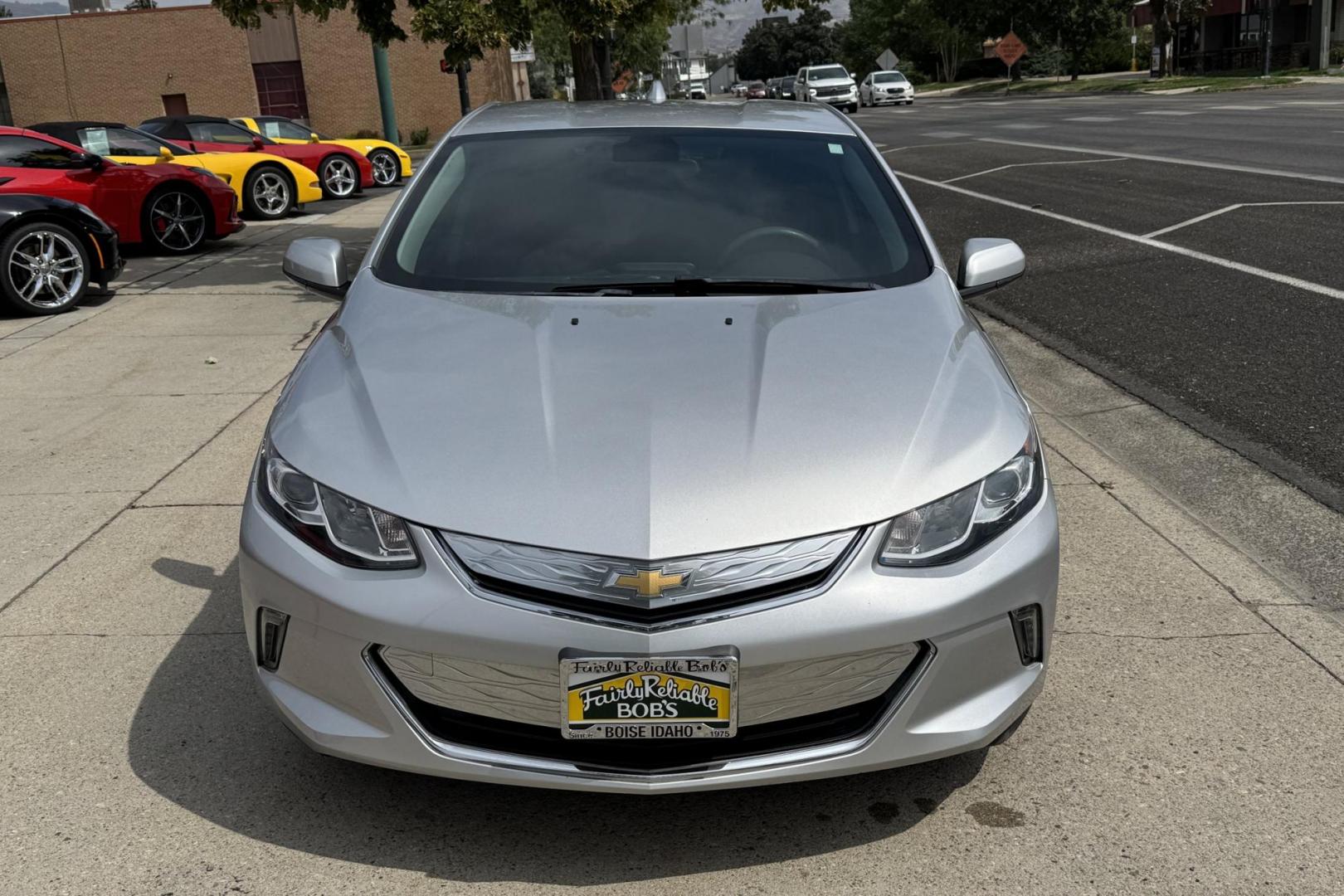 2018 Quicksilver Metallic /Black Chevrolet Volt LT (1G1RC6S56JU) with an RANGE EXTENDER, 1.5L VARIABLE VALVE TIMING, DI, DOHC 4-CYLINDER engine, Electric drive extended range, (149hp [111 kW] 294 transmission, located at 2304 W. Main St., Boise, ID, 83702, (208) 342-7777, 43.622105, -116.218658 - Great Combination Of Fuel Economy And Range! - Photo#3