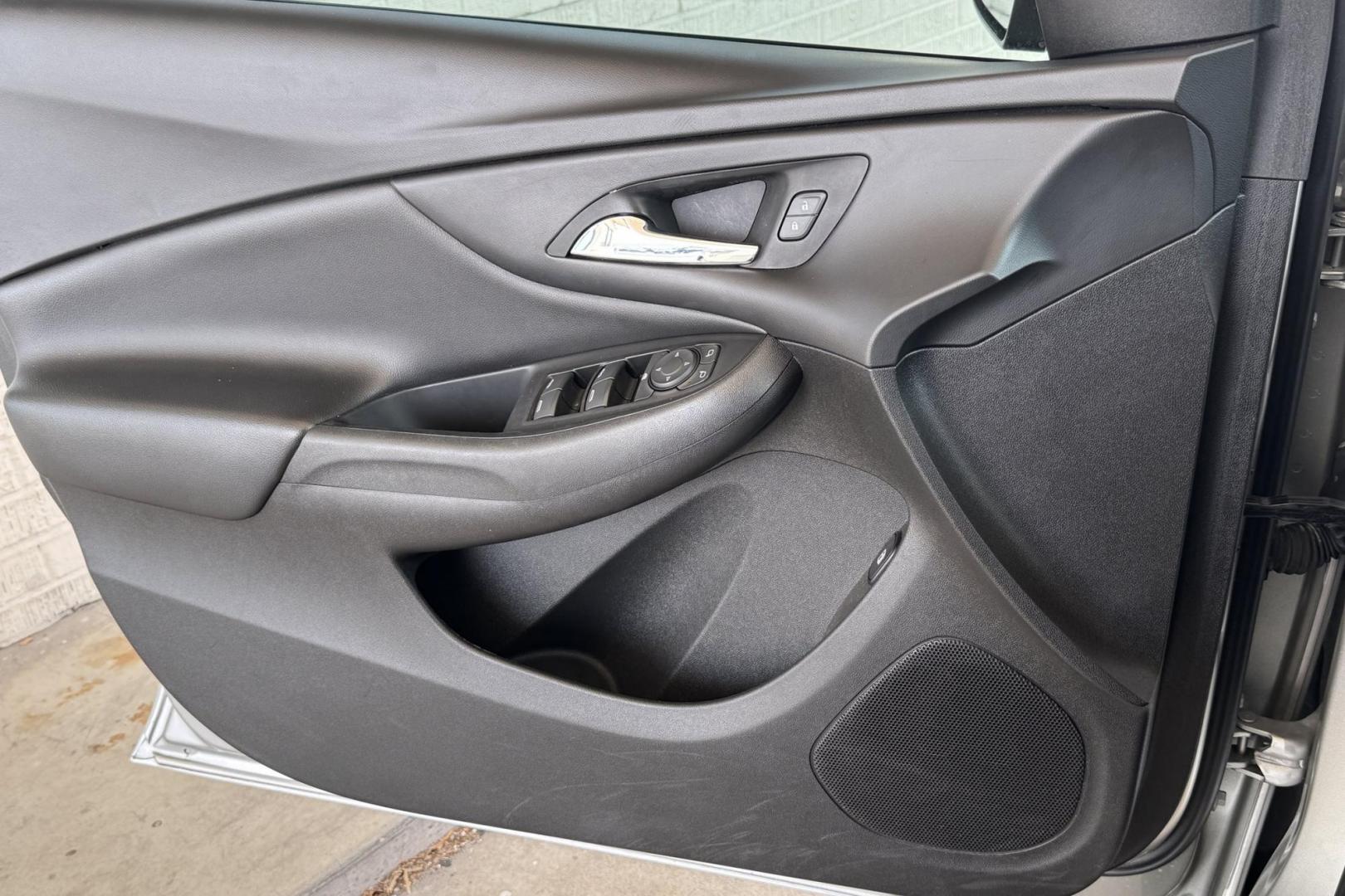 2018 Quicksilver Metallic /Black Chevrolet Volt LT (1G1RC6S56JU) with an RANGE EXTENDER, 1.5L VARIABLE VALVE TIMING, DI, DOHC 4-CYLINDER engine, Electric drive extended range, (149hp [111 kW] 294 transmission, located at 2304 W. Main St., Boise, ID, 83702, (208) 342-7777, 43.622105, -116.218658 - Great Combination Of Fuel Economy And Range! - Photo#7