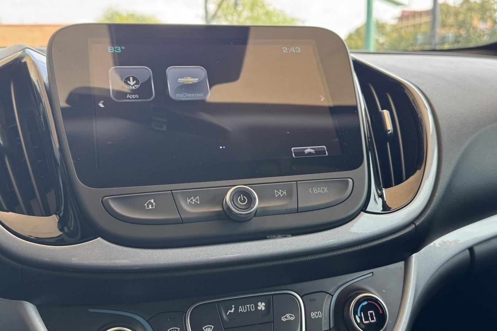 2018 Quicksilver Metallic /Black Chevrolet Volt LT (1G1RC6S56JU) with an RANGE EXTENDER, 1.5L VARIABLE VALVE TIMING, DI, DOHC 4-CYLINDER engine, Electric drive extended range, (149hp [111 kW] 294 transmission, located at 2304 W. Main St., Boise, ID, 83702, (208) 342-7777, 43.622105, -116.218658 - Great Combination Of Fuel Economy And Range! - Photo#6
