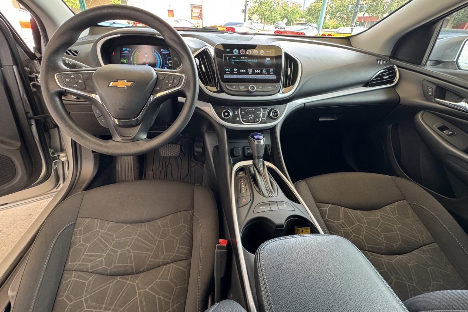 2018 Quicksilver Metallic /Black Chevrolet Volt LT (1G1RC6S56JU) with an RANGE EXTENDER, 1.5L VARIABLE VALVE TIMING, DI, DOHC 4-CYLINDER engine, Electric drive extended range, (149hp [111 kW] 294 transmission, located at 2304 W. Main St., Boise, ID, 83702, (208) 342-7777, 43.622105, -116.218658 - Great Combination Of Fuel Economy And Range! - Photo#15