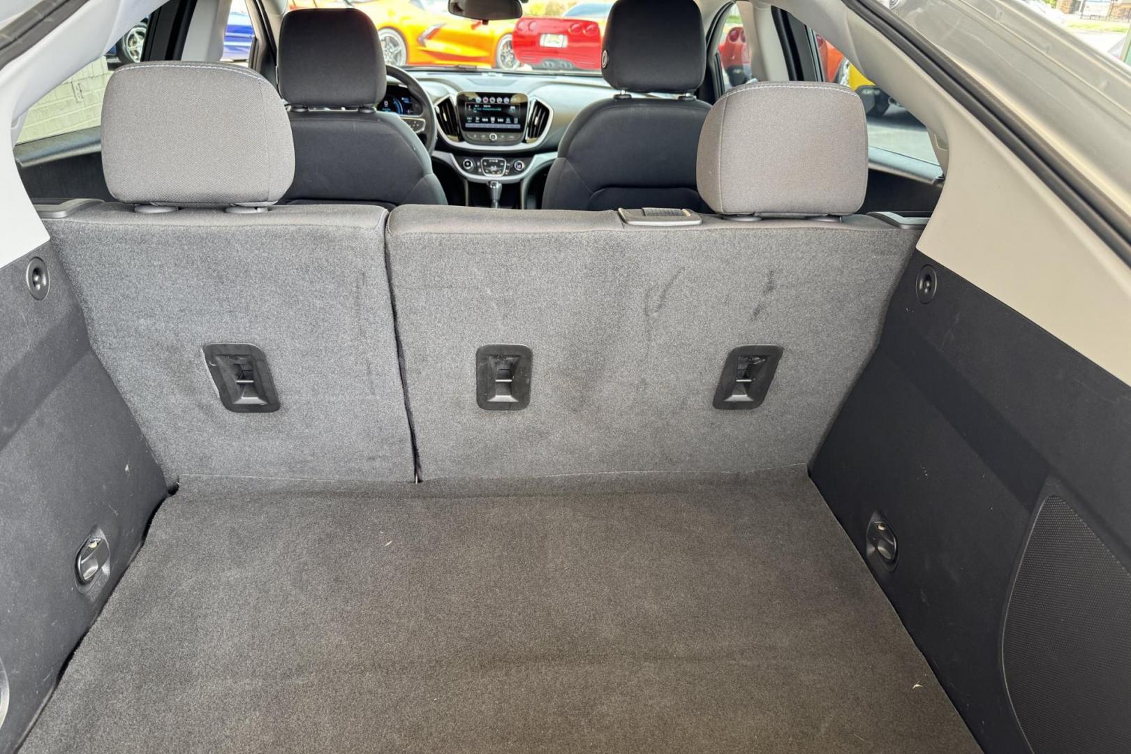 2018 Quicksilver Metallic /Black Chevrolet Volt LT (1G1RC6S56JU) with an RANGE EXTENDER, 1.5L VARIABLE VALVE TIMING, DI, DOHC 4-CYLINDER engine, Electric drive extended range, (149hp [111 kW] 294 transmission, located at 2304 W. Main St., Boise, ID, 83702, (208) 342-7777, 43.622105, -116.218658 - Great Combination Of Fuel Economy And Range! - Photo#17