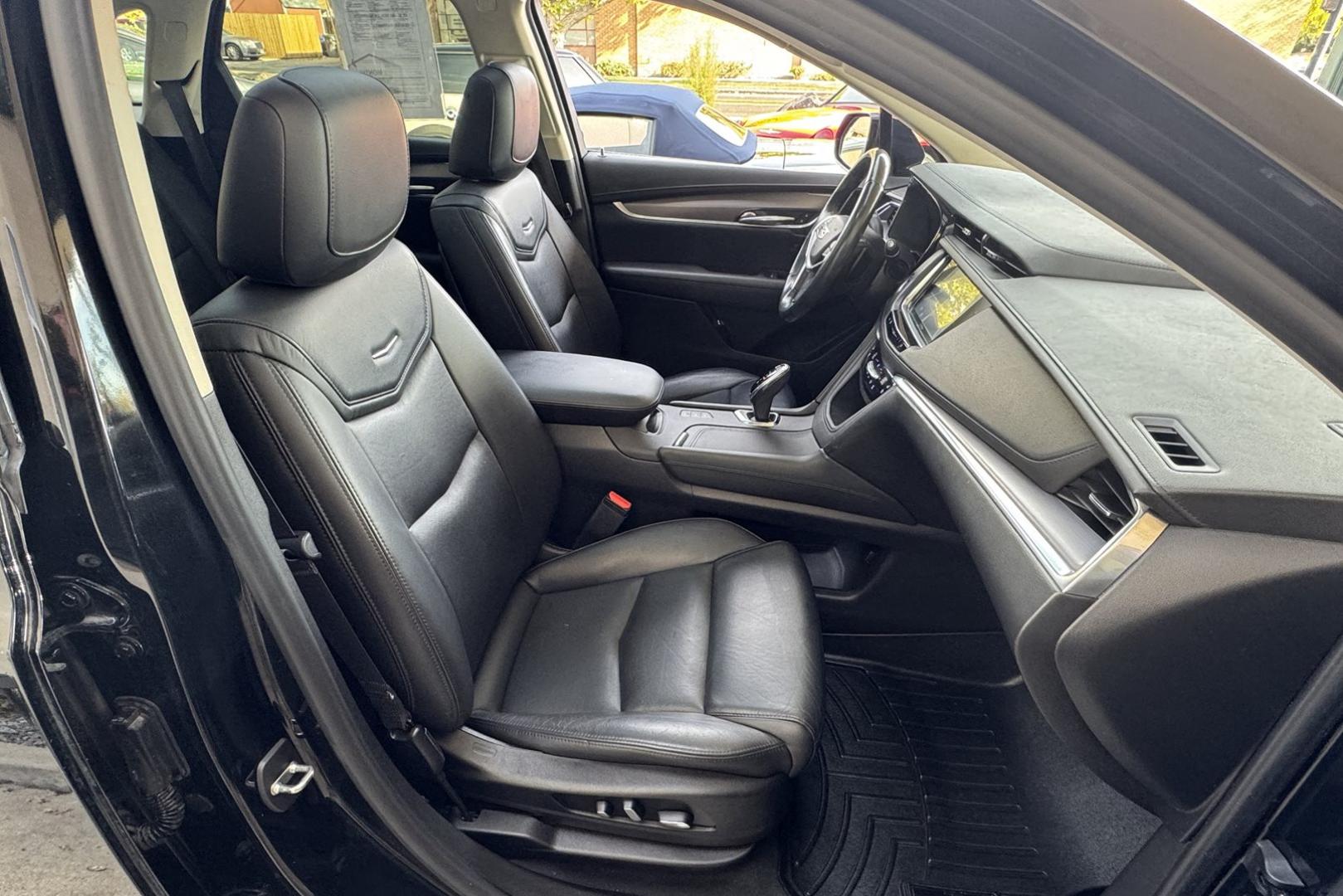 2019 Black /Black Cadillac XT5 Premium Luxury (1GYKNFRSXKZ) with an V6 3.6 Liter engine, Automatic 8 Speed transmission, located at 2304 W. Main St., Boise, ID, 83702, (208) 342-7777, 43.622105, -116.218658 - Financing Available O.A.C. - Photo#20
