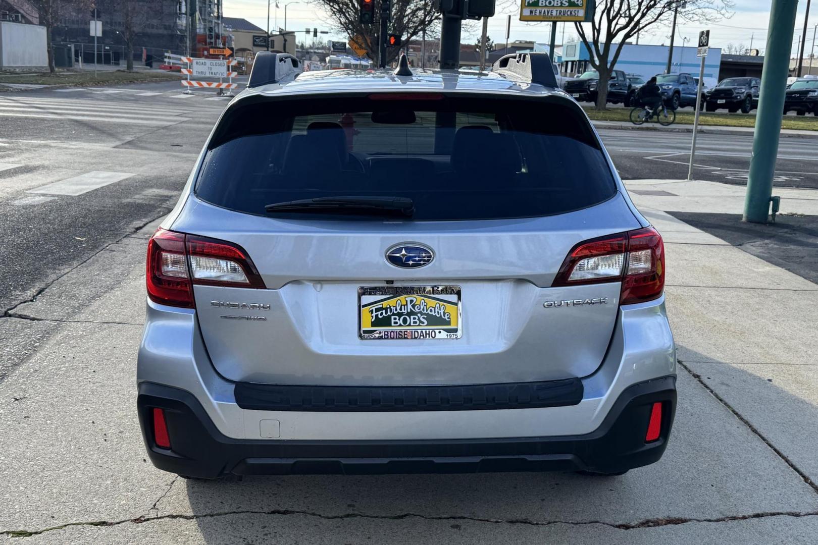 2018 Ice Silver Metallic /Black Subaru Outback 2.5i Limited (4S4BSAKC1J3) with an H4 2.5 Liter engine, Automatic transmission, located at 2304 W. Main St., Boise, ID, 83702, (208) 342-7777, 43.622105, -116.218658 - Photo#1
