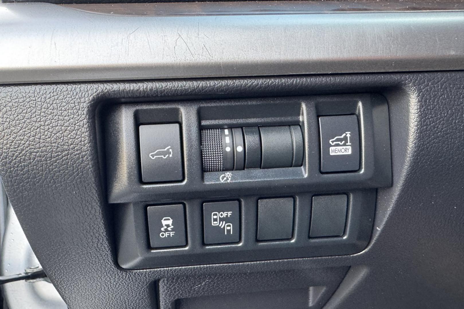 2018 Ice Silver Metallic /Black Subaru Outback 2.5i Limited (4S4BSAKC1J3) with an H4 2.5 Liter engine, Automatic transmission, located at 2304 W. Main St., Boise, ID, 83702, (208) 342-7777, 43.622105, -116.218658 - Photo#11