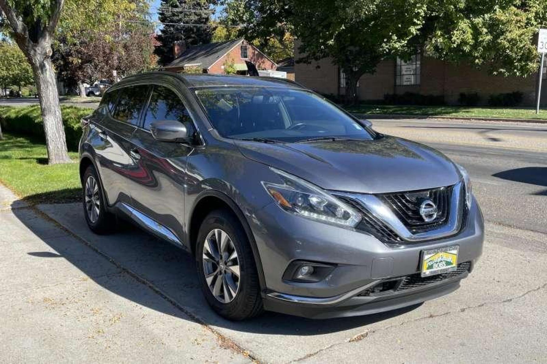 2018 Gun Metallic Gray /Black Nissan Murano SV (5N1AZ2MHXJN) with an V6 3.5 Liter engine, Automatic transmission, located at 2304 W. Main St., Boise, ID, 83702, (208) 342-7777, 43.622105, -116.218658 - Financing Available O.A.C. - Photo #2
