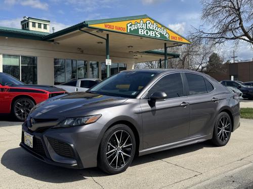 2021 Toyota Camry Hybrid SE