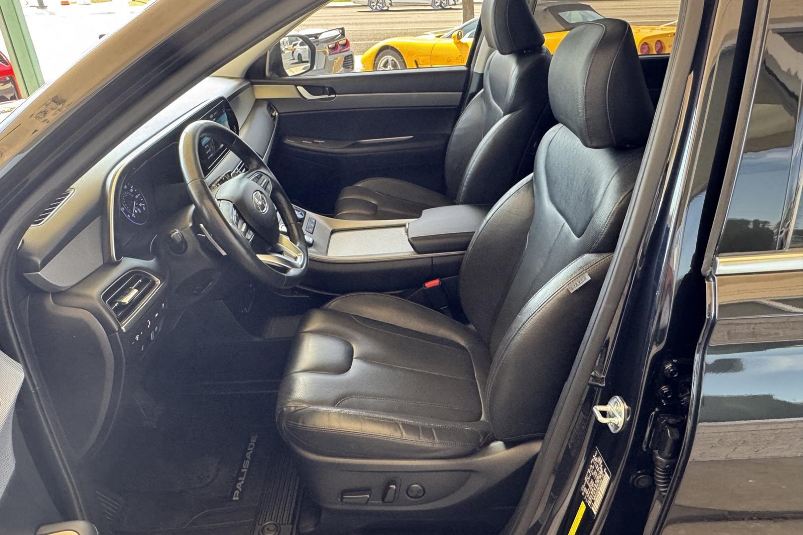 2021 Black /Black Hyundai Palisade SEL (KM8R4DHE4MU) with an V6 3.8 Liter engine, Automatic 8 Speed transmission, located at 2304 W. Main St., Boise, ID, 83702, (208) 342-7777, 43.622105, -116.218658 - Photo#13