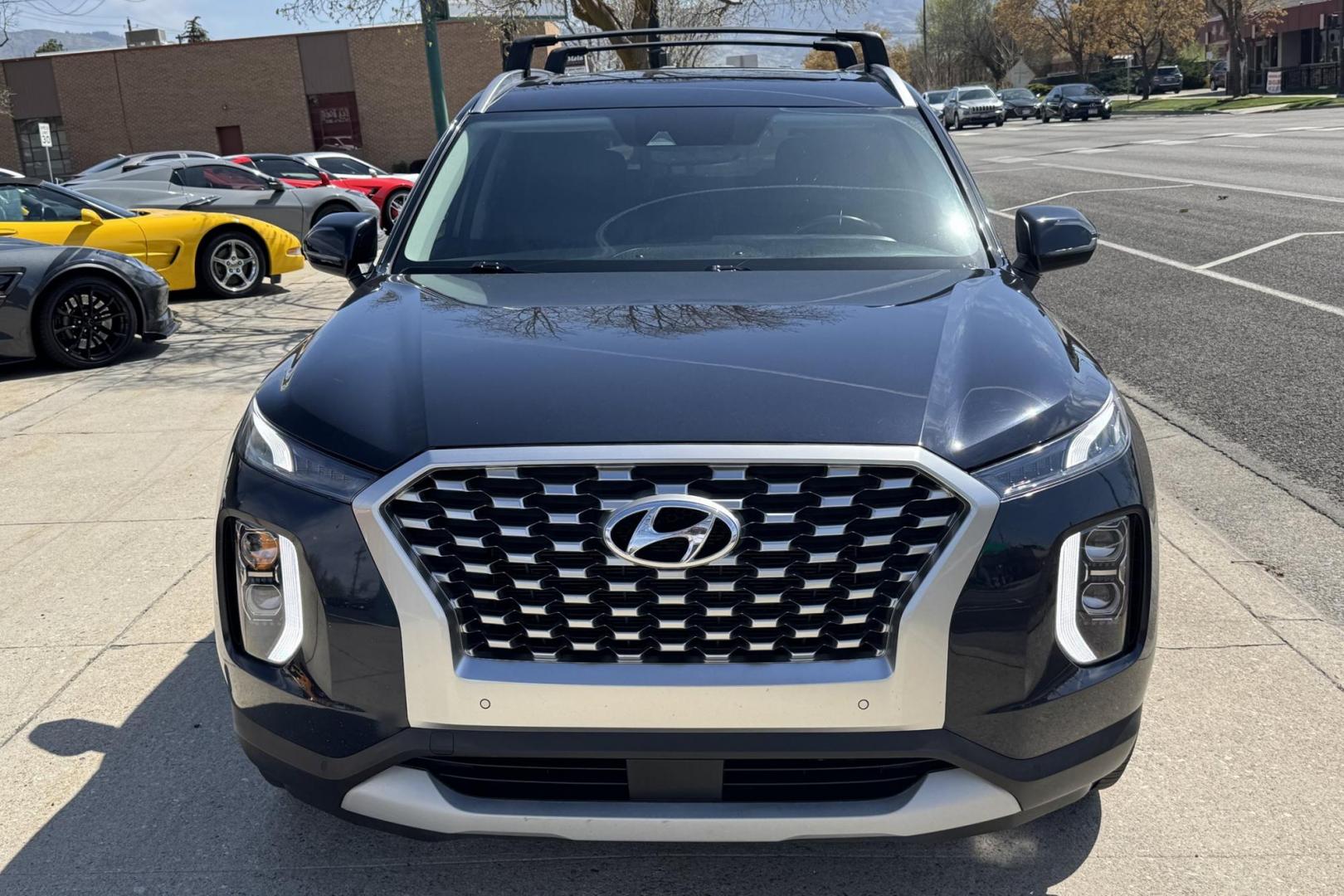 2021 Black /Black Hyundai Palisade SEL (KM8R4DHE4MU) with an V6 3.8 Liter engine, Automatic 8 Speed transmission, located at 2304 W. Main St., Boise, ID, 83702, (208) 342-7777, 43.622105, -116.218658 - Photo#3