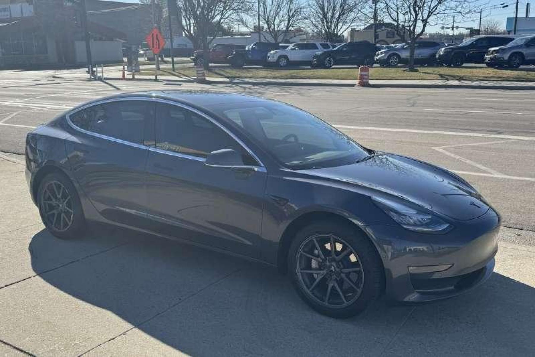 2019 Midnight Silver Metallic /Black Tesla Model 3 Long Range AWD (5YJ3E1EB9KF) with an EV engine, Automatic transmission, located at 2304 W. Main St., Boise, ID, 83702, (208) 342-7777, 43.622105, -116.218658 - Photo #2