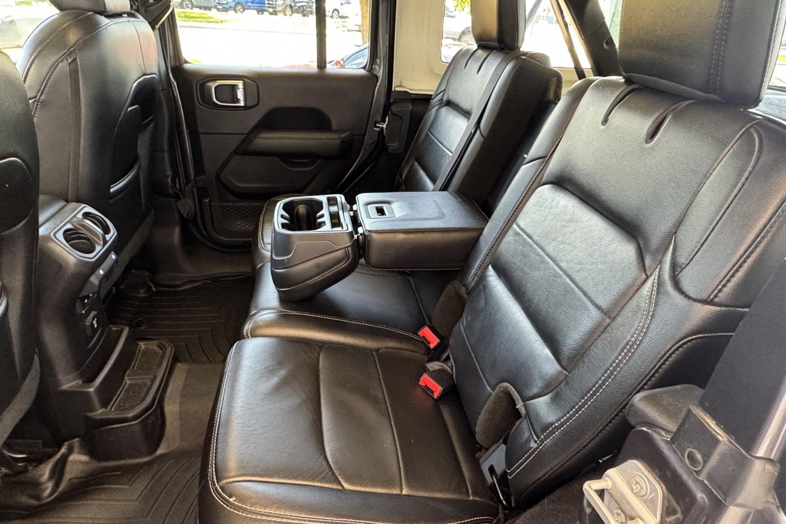 2019 Granite Crystal Metallic /Black Jeep Wrangler Unlimited Sahara (1C4HJXEN0KW) with an 4 Cyl 2.0 liter Turbo-Charged engine, Automatic transmission, located at 2304 W. Main St., Boise, ID, 83702, (208) 342-7777, 43.622105, -116.218658 - Ready For Adventure! - Photo#17