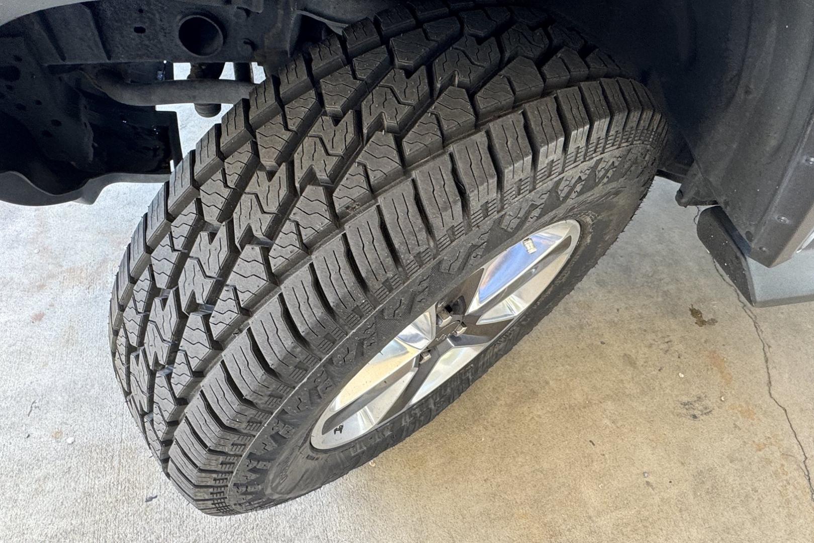 2019 Granite Crystal Metallic /Black Jeep Wrangler Unlimited Sahara (1C4HJXEN0KW) with an 4 Cyl 2.0 liter Turbo-Charged engine, Automatic transmission, located at 2304 W. Main St., Boise, ID, 83702, (208) 342-7777, 43.622105, -116.218658 - Ready For Adventure! - Photo#16