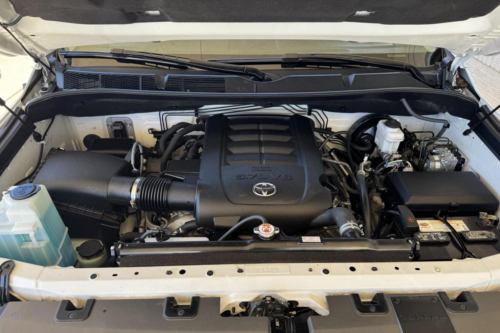 2018 Ice Cap White /Black Toyota Tundra SR5 TRD Off Road (5TFUY5F17JX) with an V8 5.7 Liter engine, Automatic 6 Speed transmission, located at 2304 W. Main St., Boise, ID, 83702, (208) 342-7777, 43.622105, -116.218658 - Hard To Find! Great To Own! - Photo#15