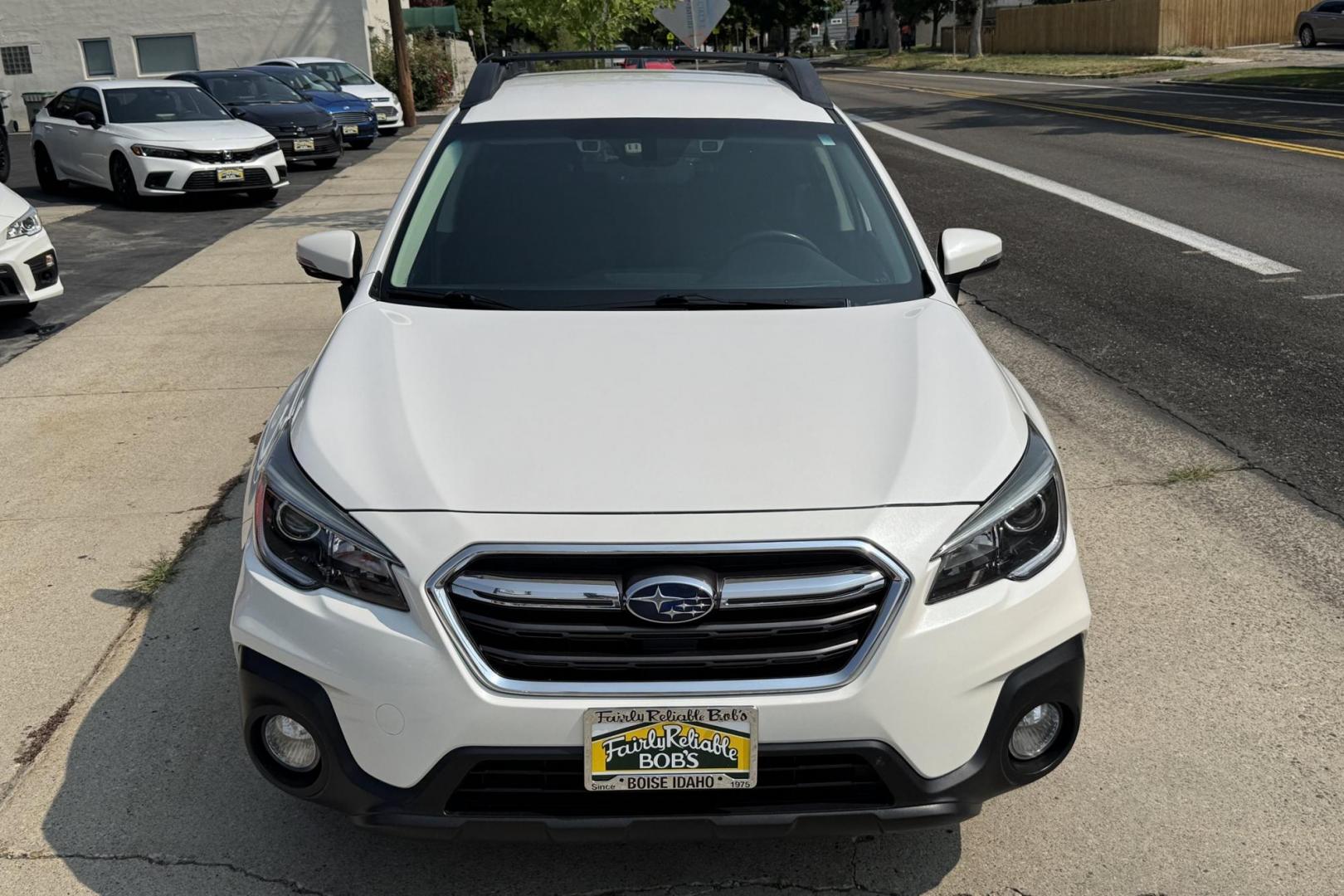 2019 White /Black Subaru Outback 2.5i Premium (4S4BSAFC1K3) with an H4 2.5 Liter engine, Automatic transmission, located at 2304 W. Main St., Boise, ID, 83702, (208) 342-7777, 43.622105, -116.218658 - Photo#3