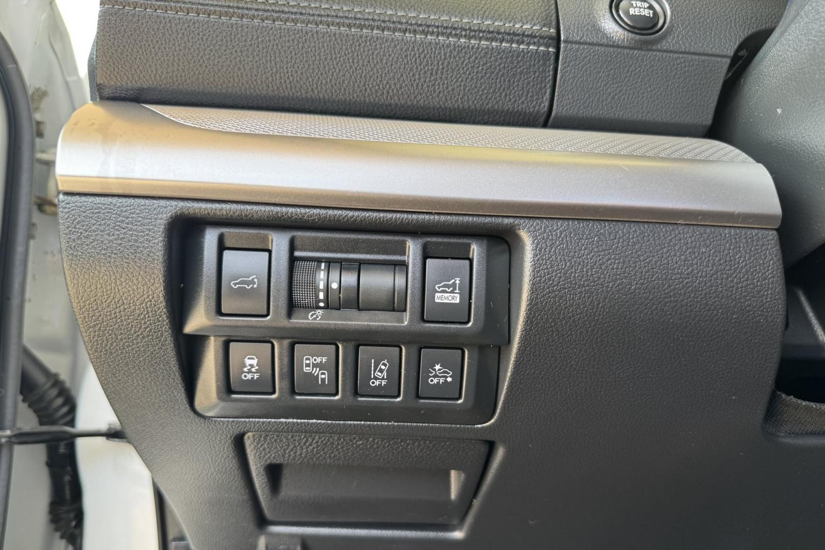 2019 White /Black Subaru Outback 2.5i Premium (4S4BSAFC1K3) with an H4 2.5 Liter engine, Automatic transmission, located at 2304 W. Main St., Boise, ID, 83702, (208) 342-7777, 43.622105, -116.218658 - Photo#10