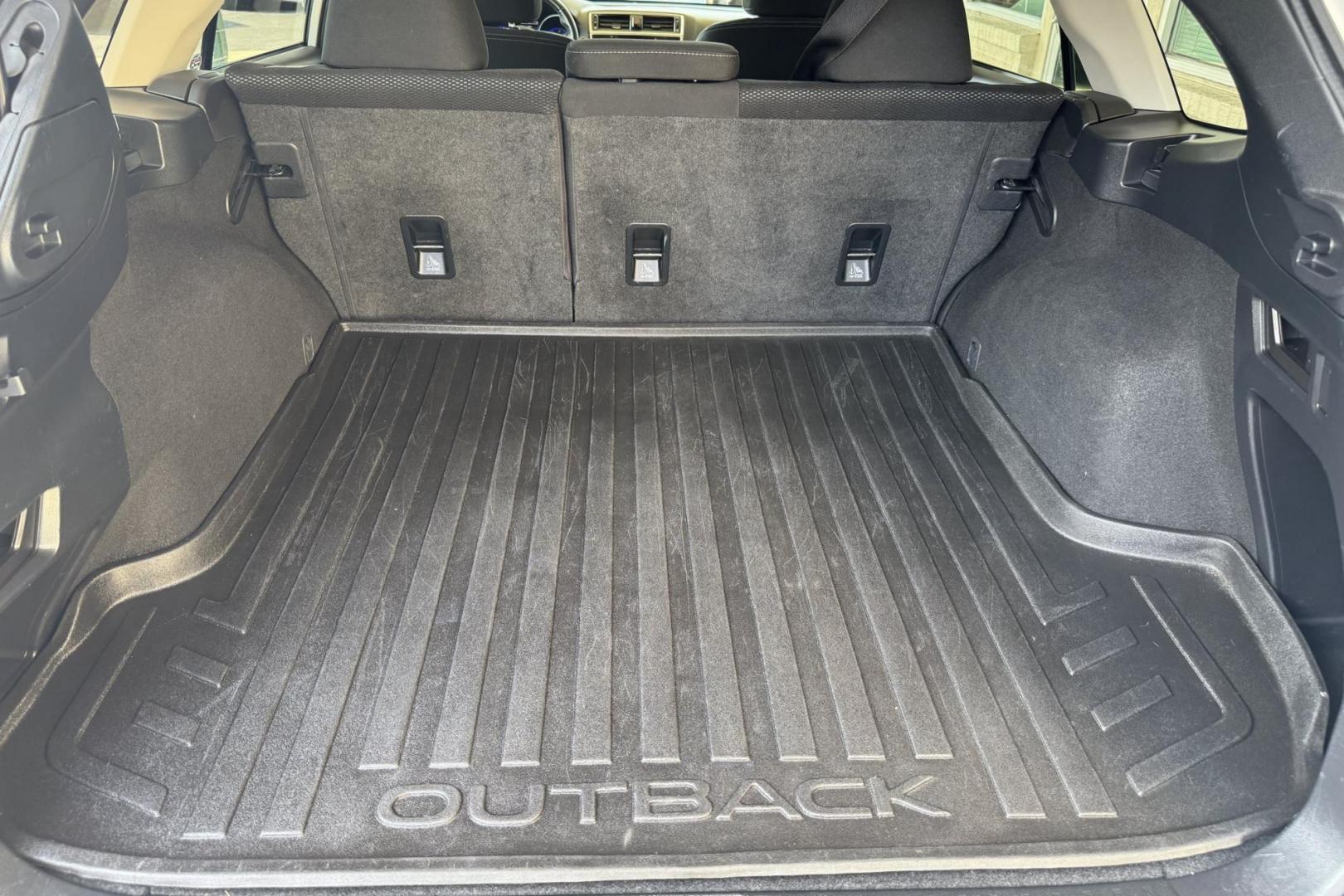 2019 White /Black Subaru Outback 2.5i Premium (4S4BSAFC1K3) with an H4 2.5 Liter engine, Automatic transmission, located at 2304 W. Main St., Boise, ID, 83702, (208) 342-7777, 43.622105, -116.218658 - Photo#16