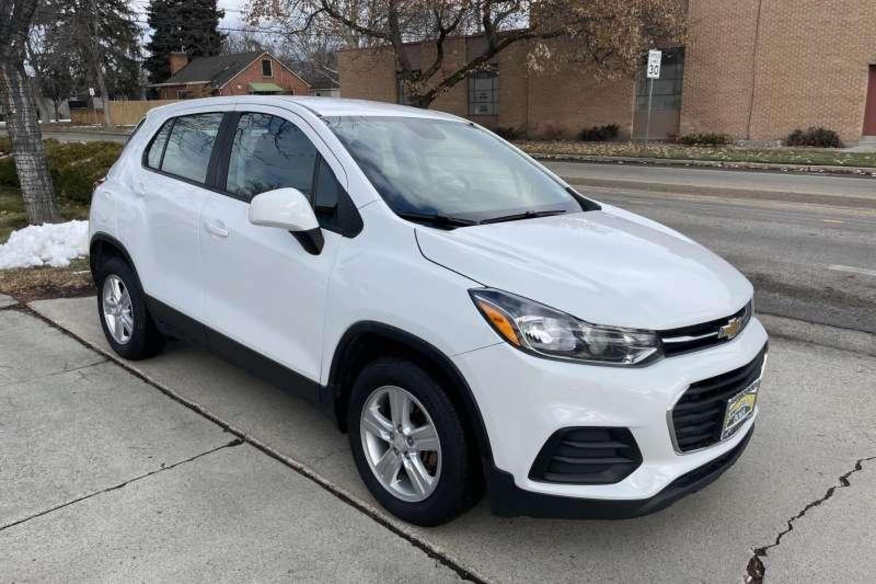 2019 Summit White /Black Chevrolet Trax LS (3GNCJKSB2KL) with an 1.4L i4 engine, Automatic transmission, located at 2304 W. Main St., Boise, ID, 83702, (208) 342-7777, 43.622105, -116.218658 - Financing Available O.A.C. - Photo #2