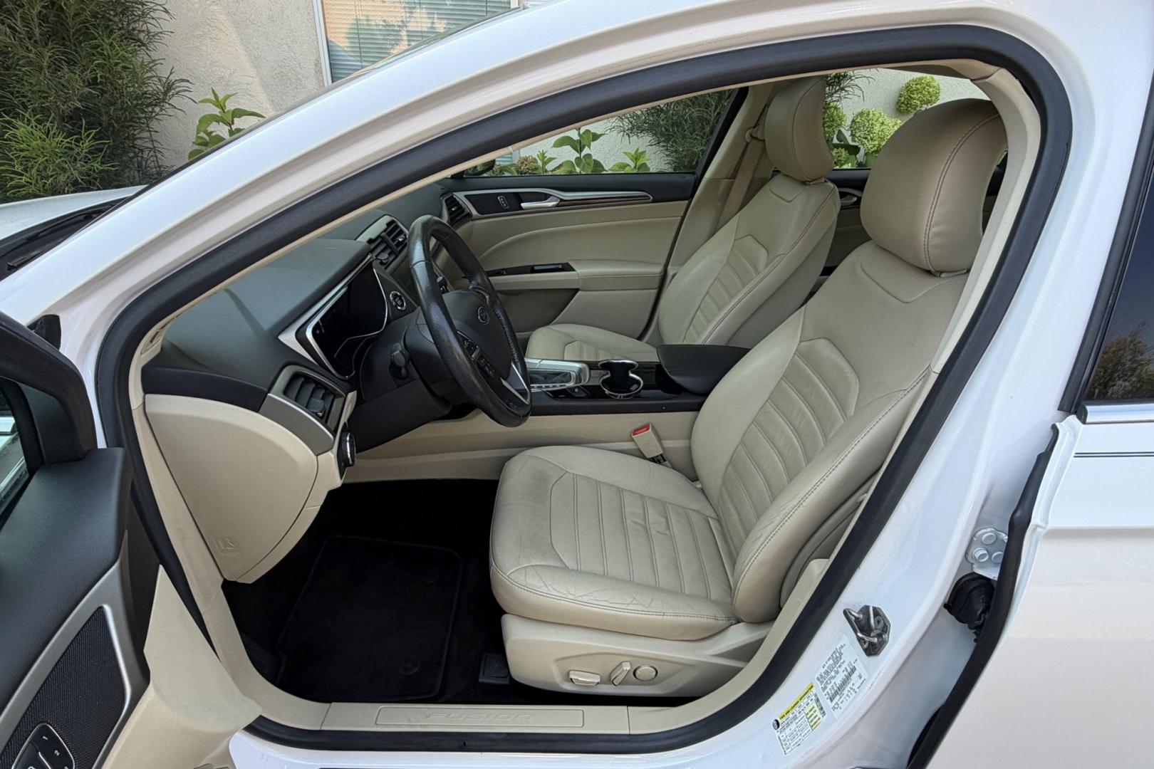 2015 White Platinum /Saddle Ford Fusion SE (3FA6P0HD1FR) with an 4 Cyl 1.5 Liter Turbo engine, Automatic transmission, located at 2304 W. Main St., Boise, ID, 83702, (208) 342-7777, 43.622105, -116.218658 - Well Optioned Fusion! Very Clean, Comfortable And Low Mileage Too!- Photo#7
