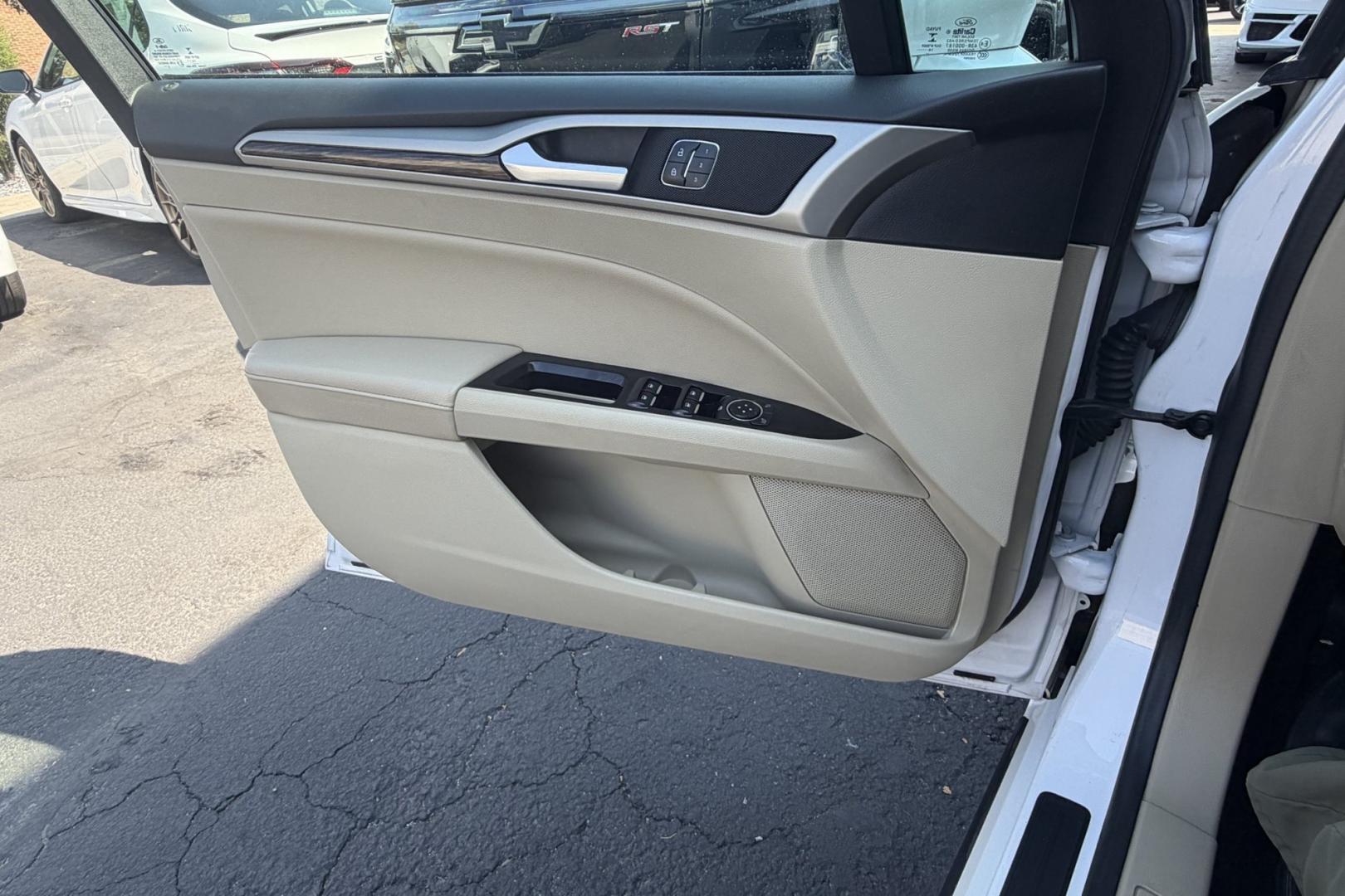 2015 White Platinum /Saddle Ford Fusion SE (3FA6P0HD1FR) with an 4 Cyl 1.5 Liter Turbo engine, Automatic transmission, located at 2304 W. Main St., Boise, ID, 83702, (208) 342-7777, 43.622105, -116.218658 - Well Optioned Fusion! Very Clean, Comfortable And Low Mileage Too!- Photo#6
