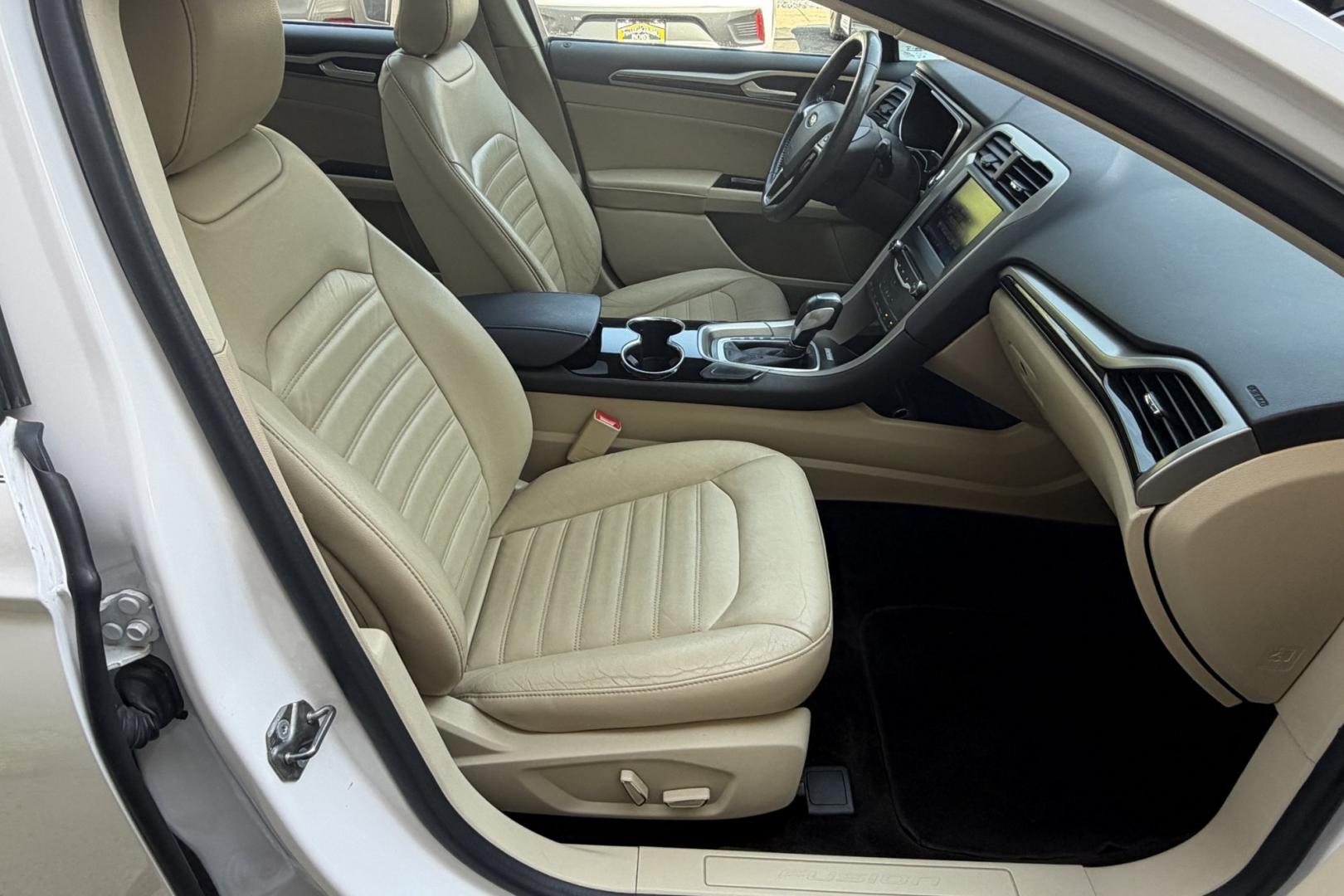 2015 White Platinum /Saddle Ford Fusion SE (3FA6P0HD1FR) with an 4 Cyl 1.5 Liter Turbo engine, Automatic transmission, located at 2304 W. Main St., Boise, ID, 83702, (208) 342-7777, 43.622105, -116.218658 - Well Optioned Fusion! Very Clean, Comfortable And Low Mileage Too!- Photo#18